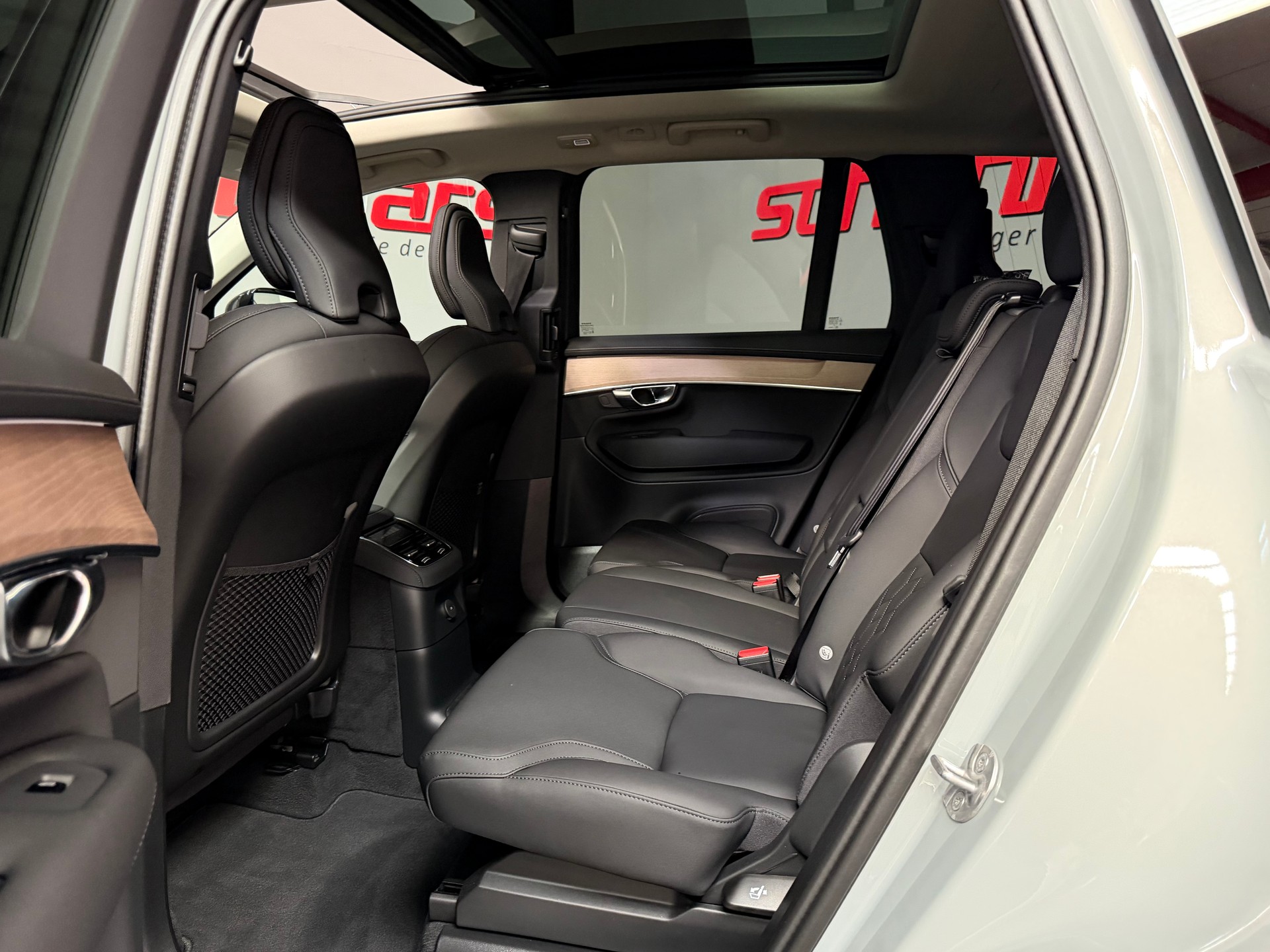 VOLVO XC90 T8 eAWD PluginHybrid Plus Dark Geartronic-image-15