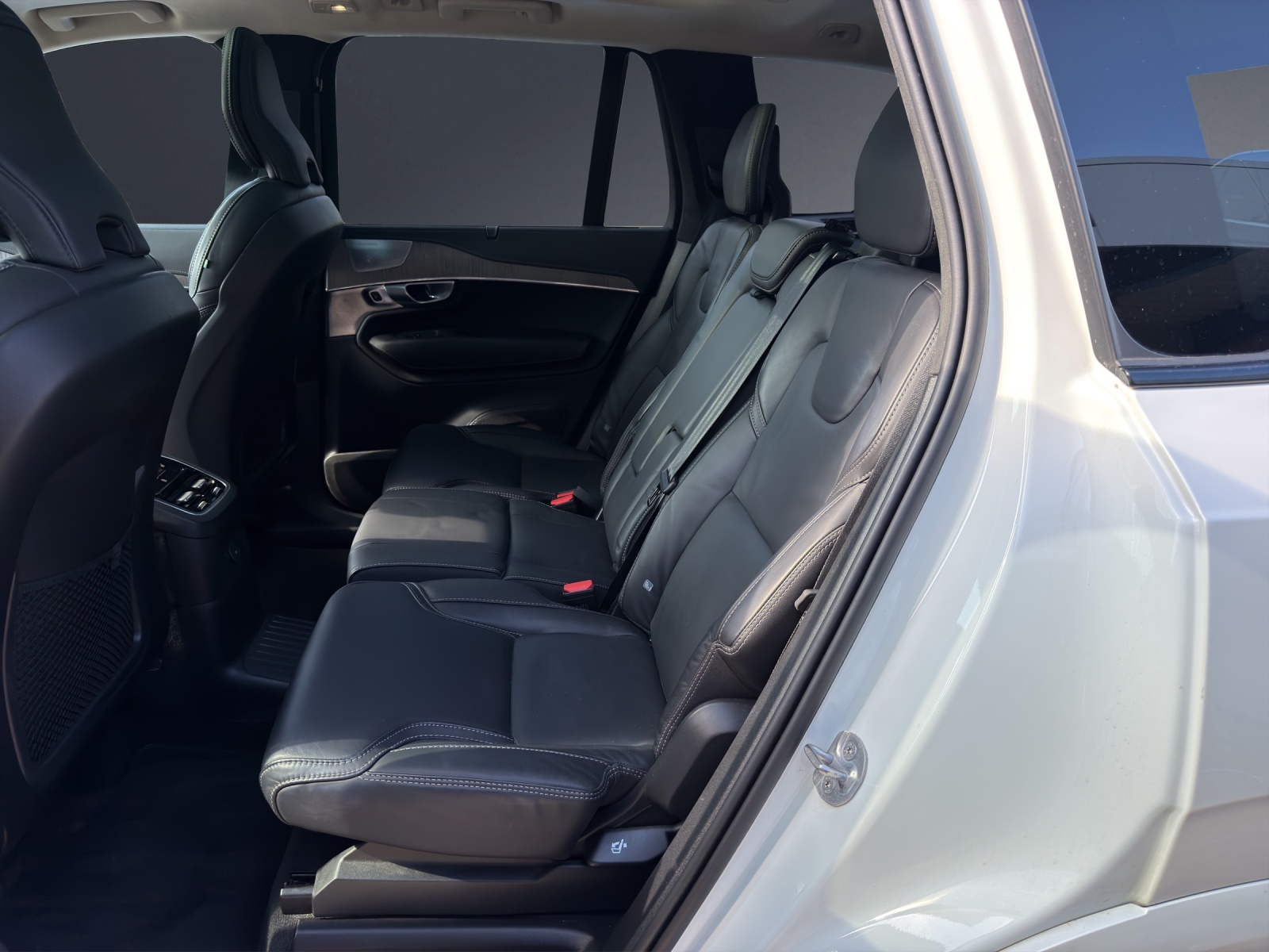 Image VOLVO XC90 XC90 T8 eAWD PluginHybrid Ultimate Dark Geartronic