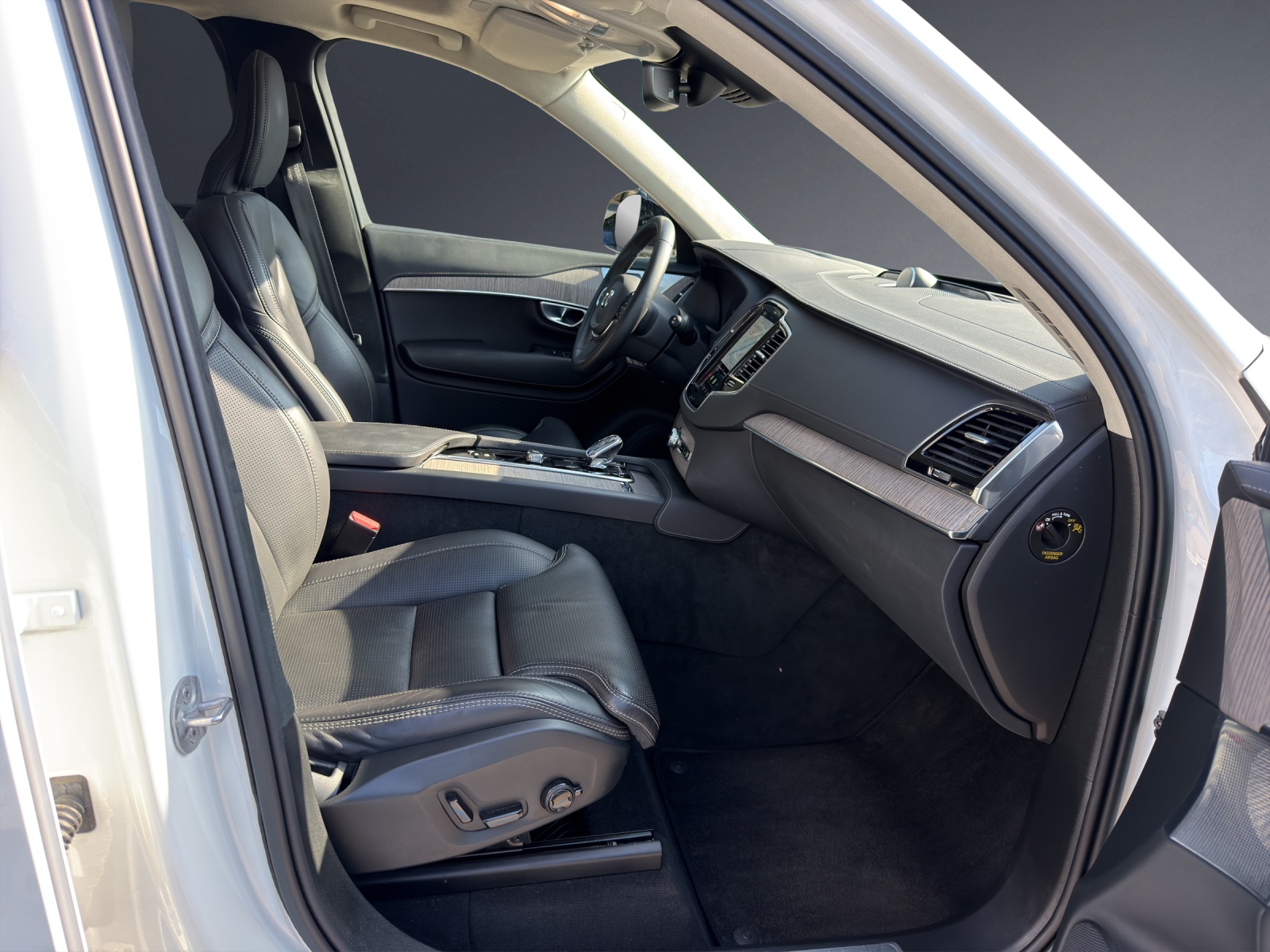 Image VOLVO XC90 XC90 T8 eAWD PluginHybrid Ultimate Dark Geartronic