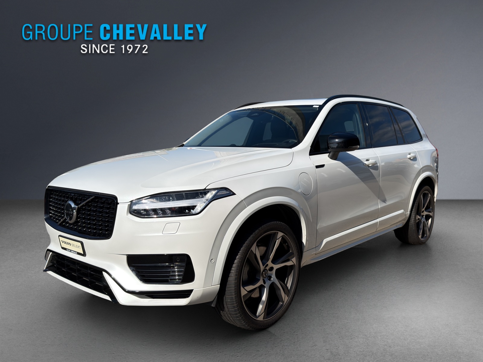 VOLVO XC90 T8 eAWD PluginHybrid Ultimate Dark Geartronic-image-0