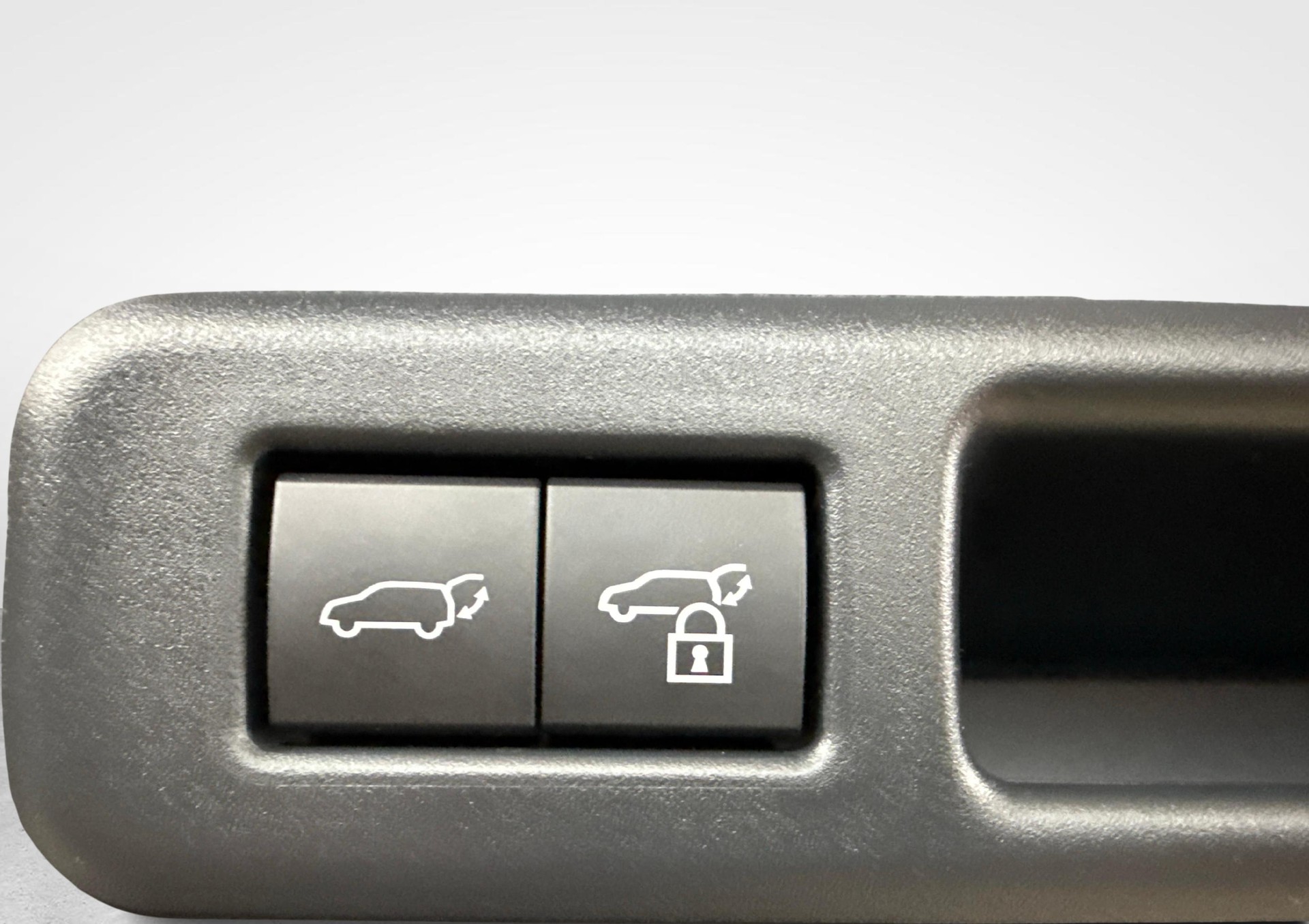 LEXUS LBX 1.5 Hybrid Original Edition AWD-image-12