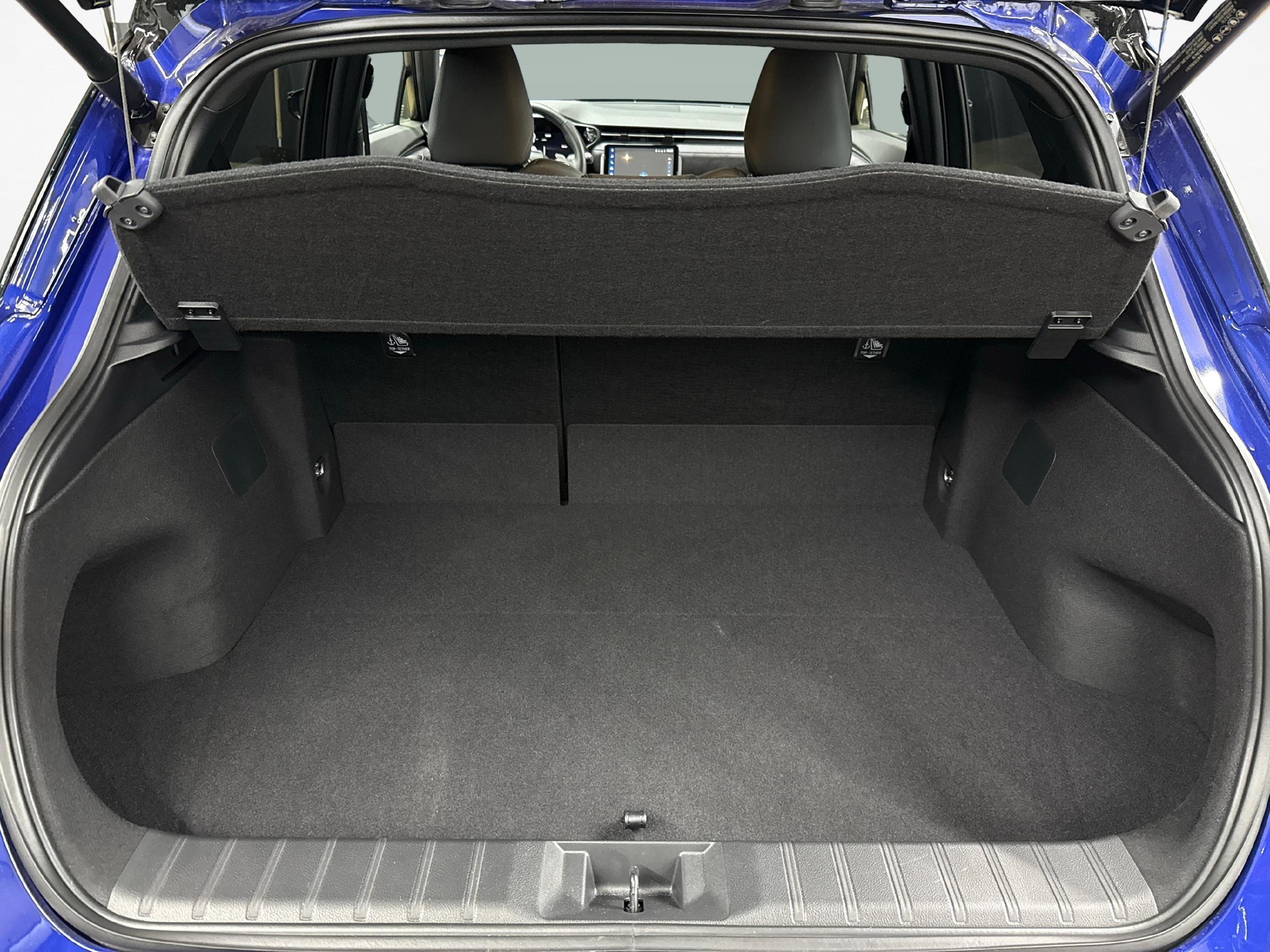 LEXUS LBX 1.5 Hybrid Original Edition AWD-image-11