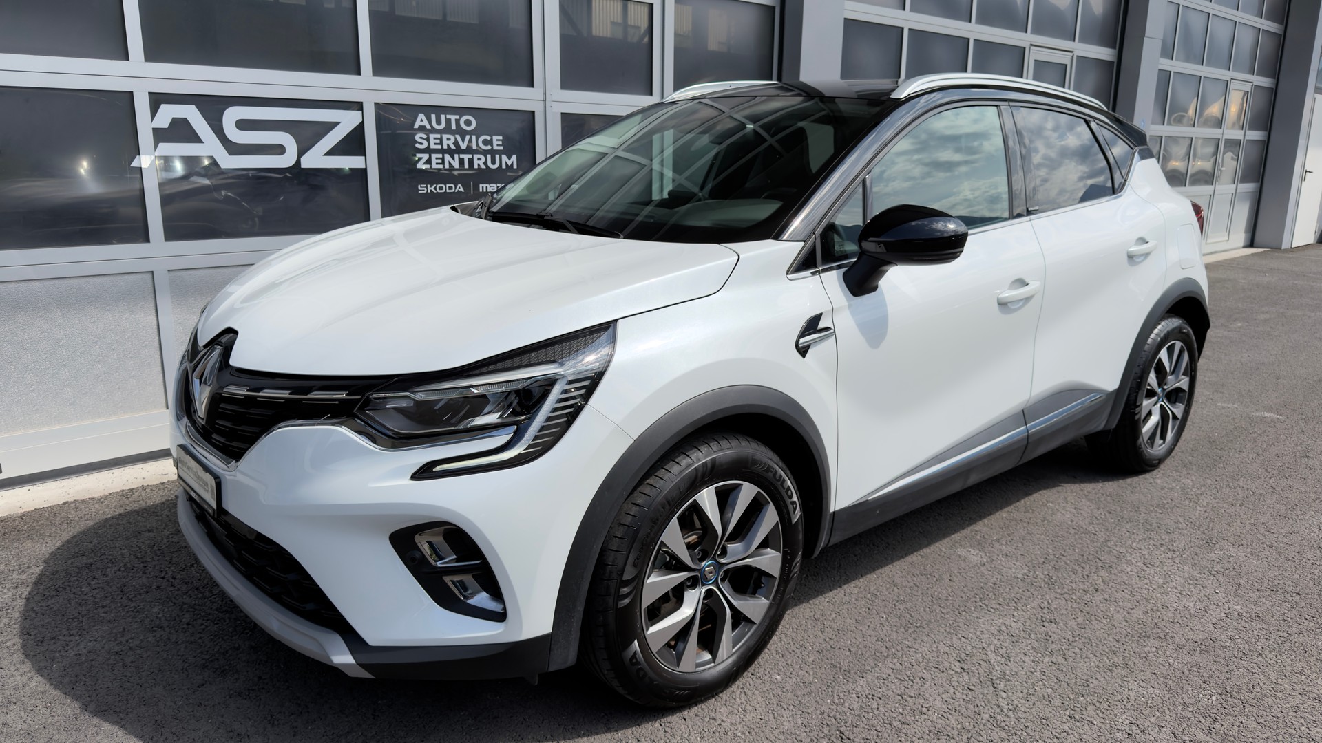RENAULT Captur 1.6 E-Tech Plug-in Edition One-image-0