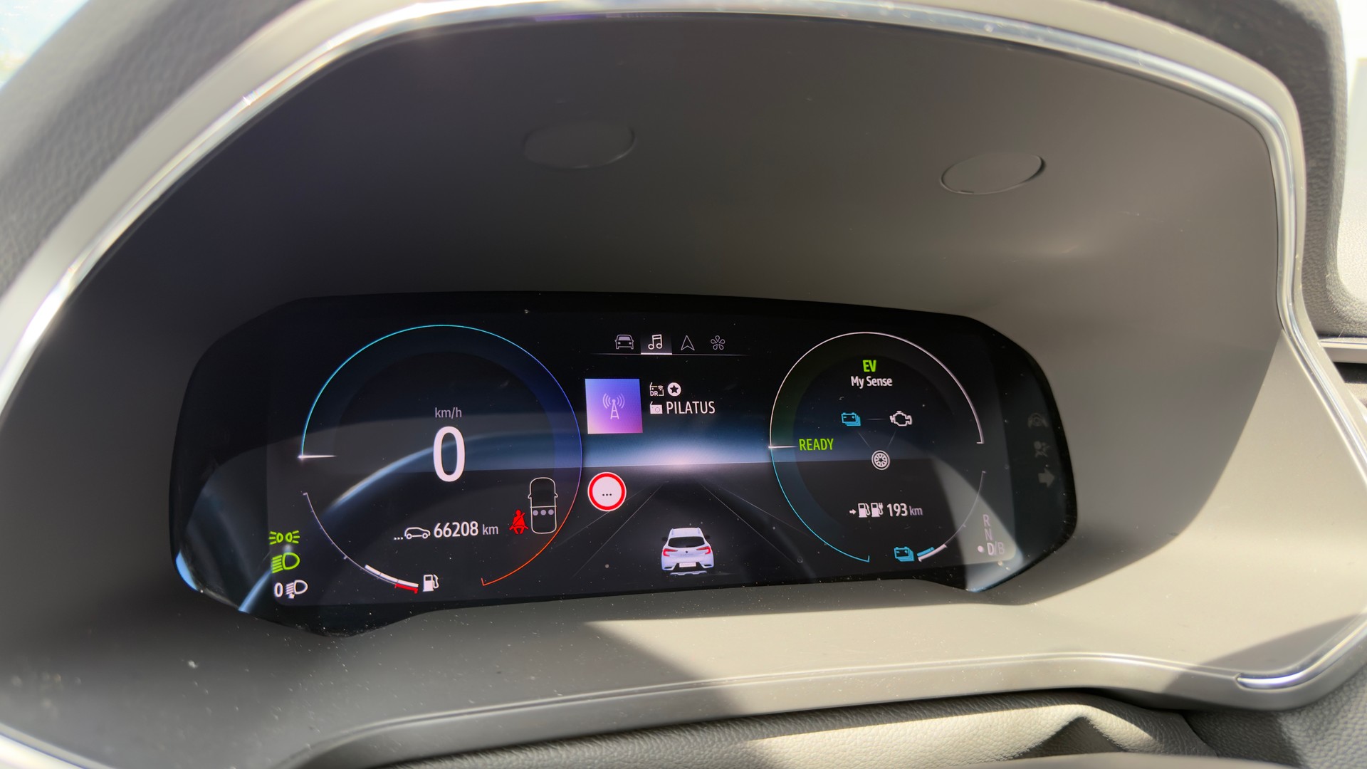 RENAULT Captur 1.6 E-Tech Plug-in Edition One-image-12