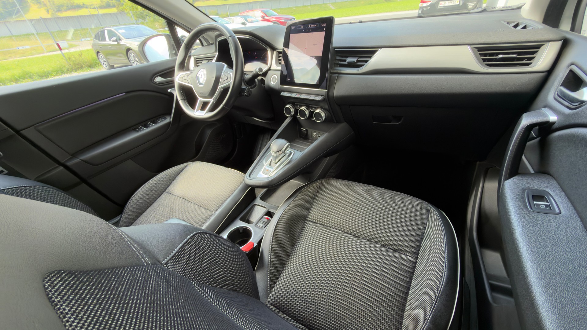 RENAULT Captur 1.6 E-Tech Plug-in Edition One-image-13