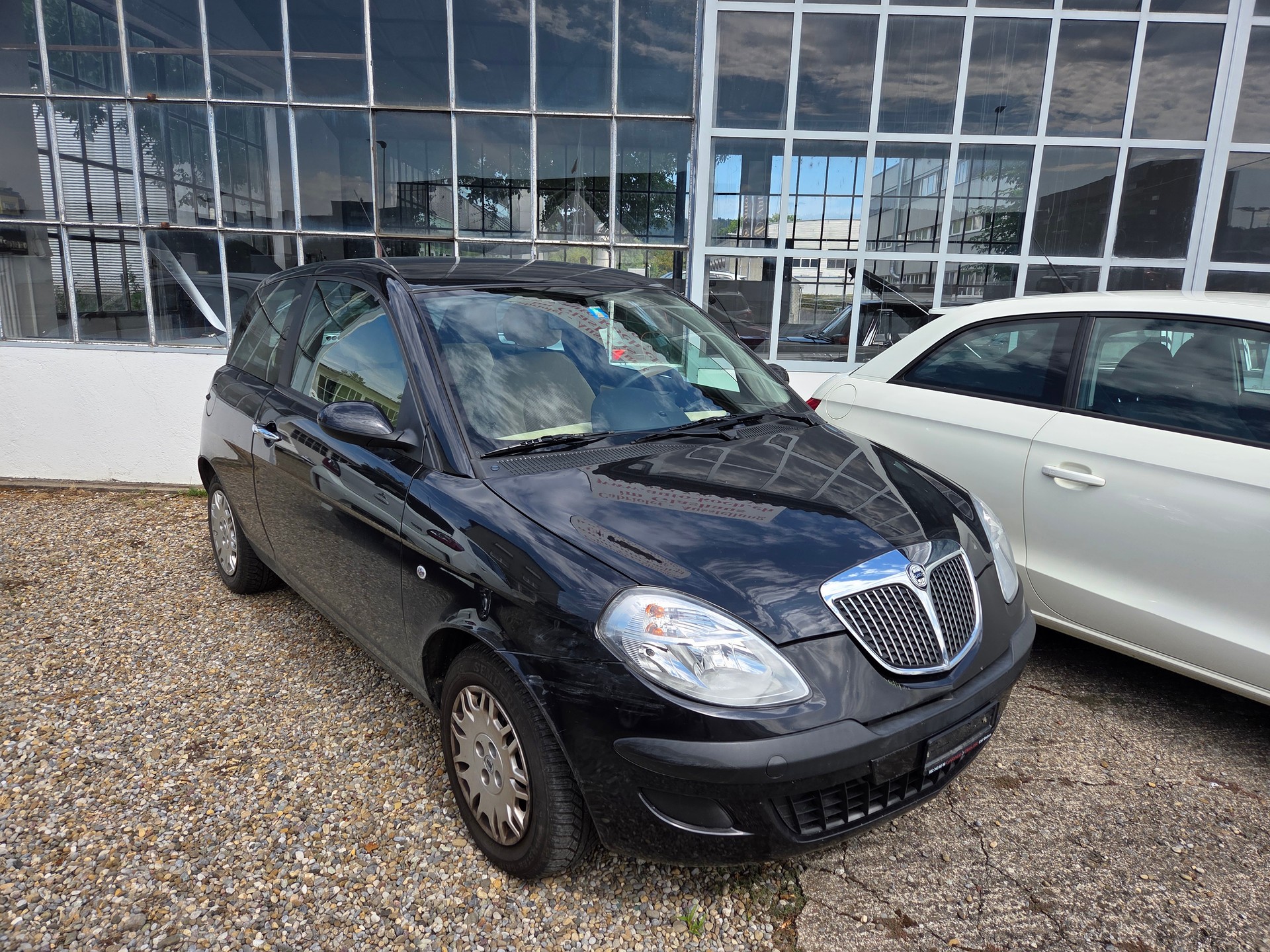 LANCIA Ypsilon 1.2 16V Platino-image-1