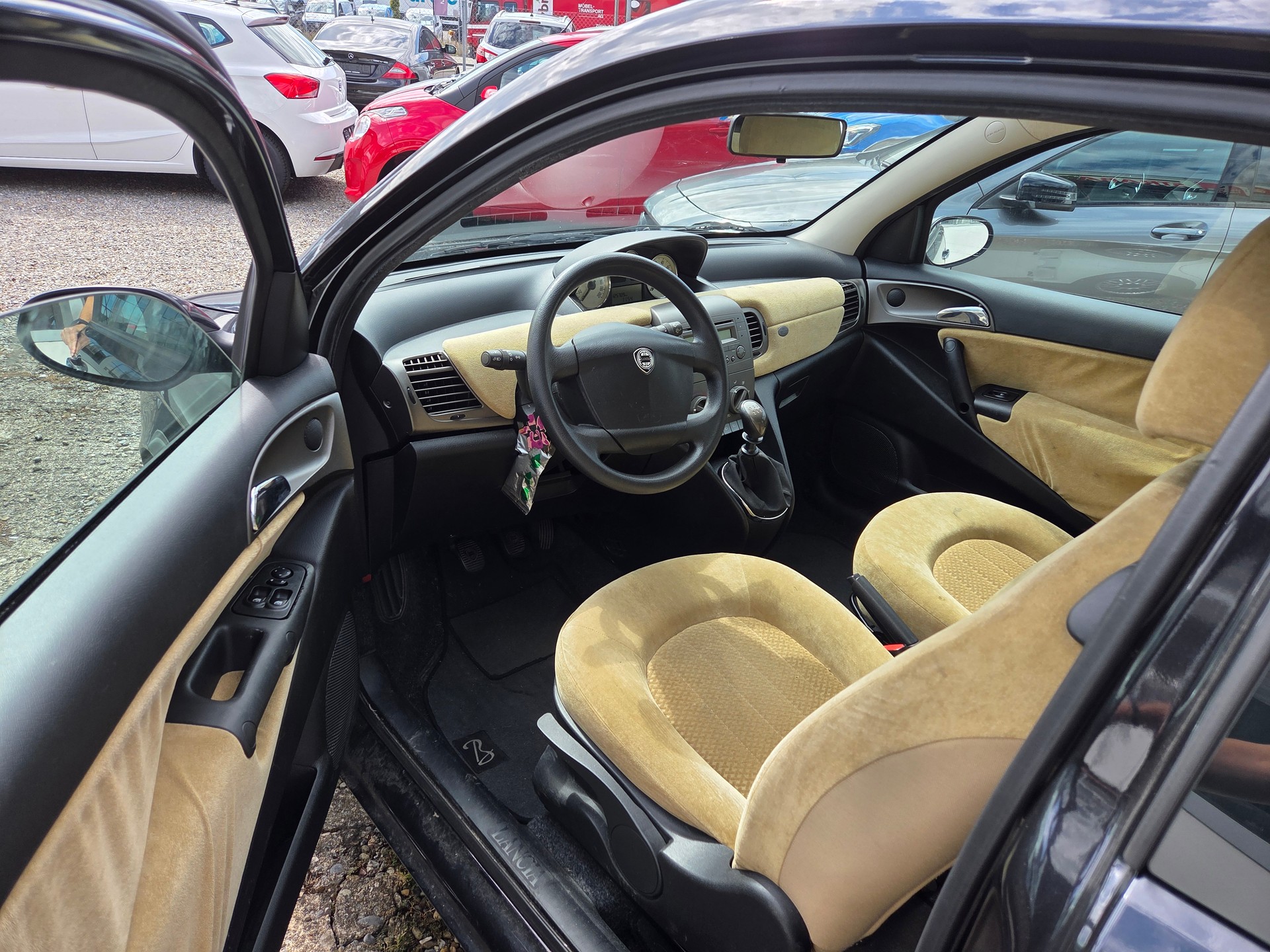 LANCIA Ypsilon 1.2 16V Platino-image-3