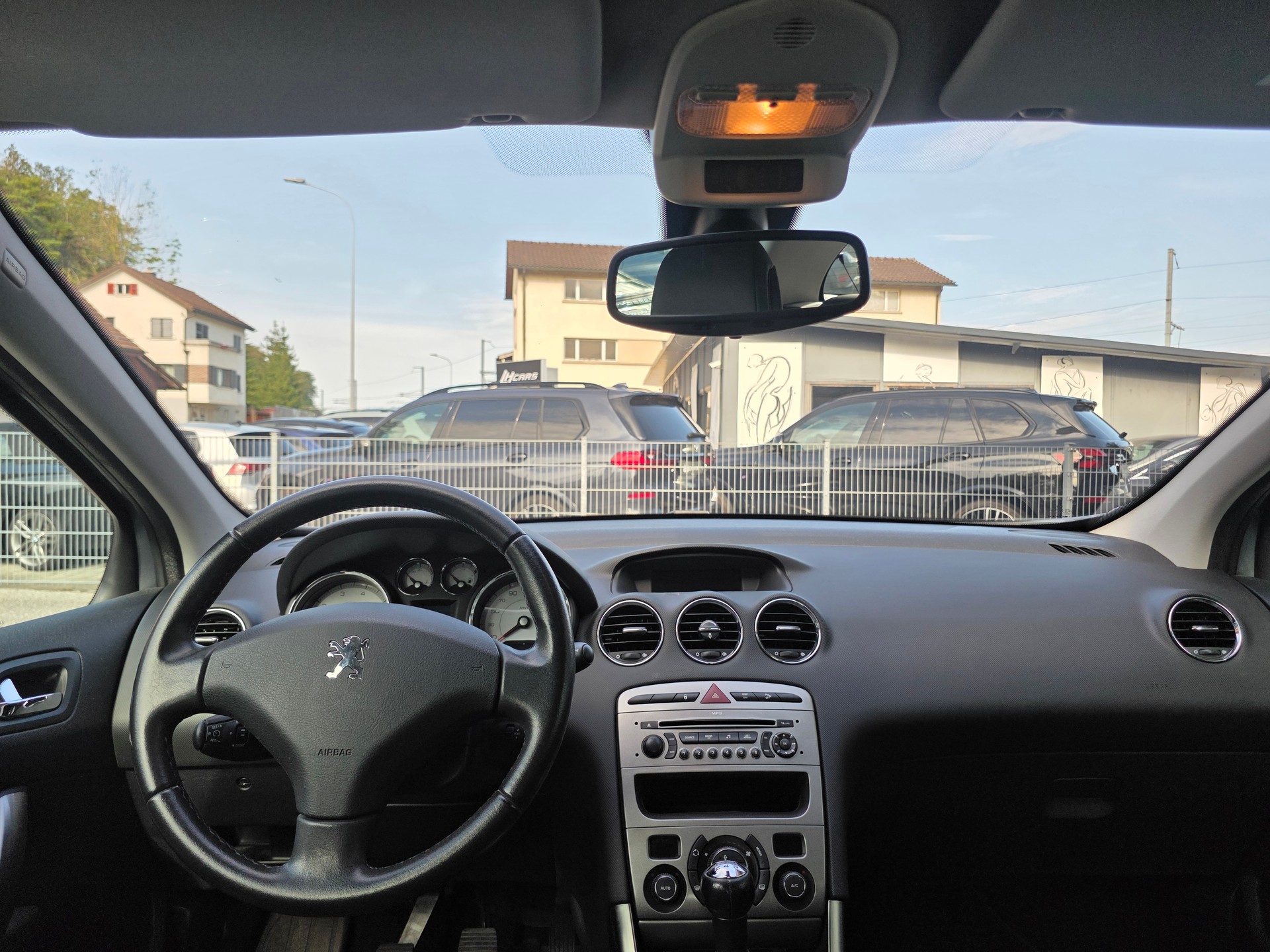 PEUGEOT 308 1.6 16V T Sport-image-4
