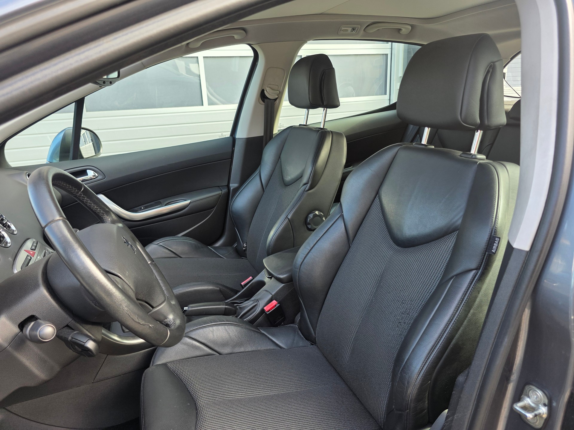 PEUGEOT 308 1.6 16V T Sport-image-6