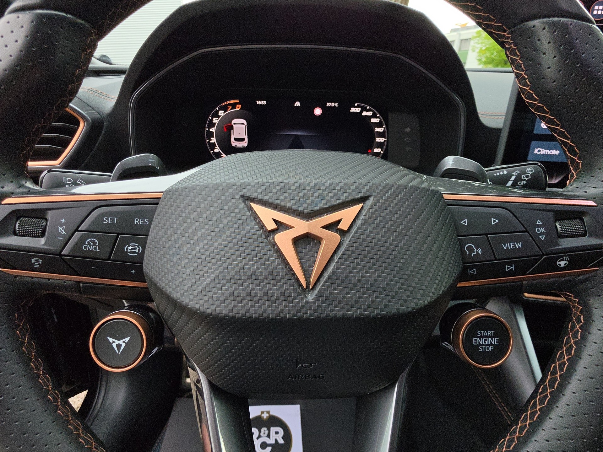 CUPRA Leon 1.5 eTSI DSG-image-17
