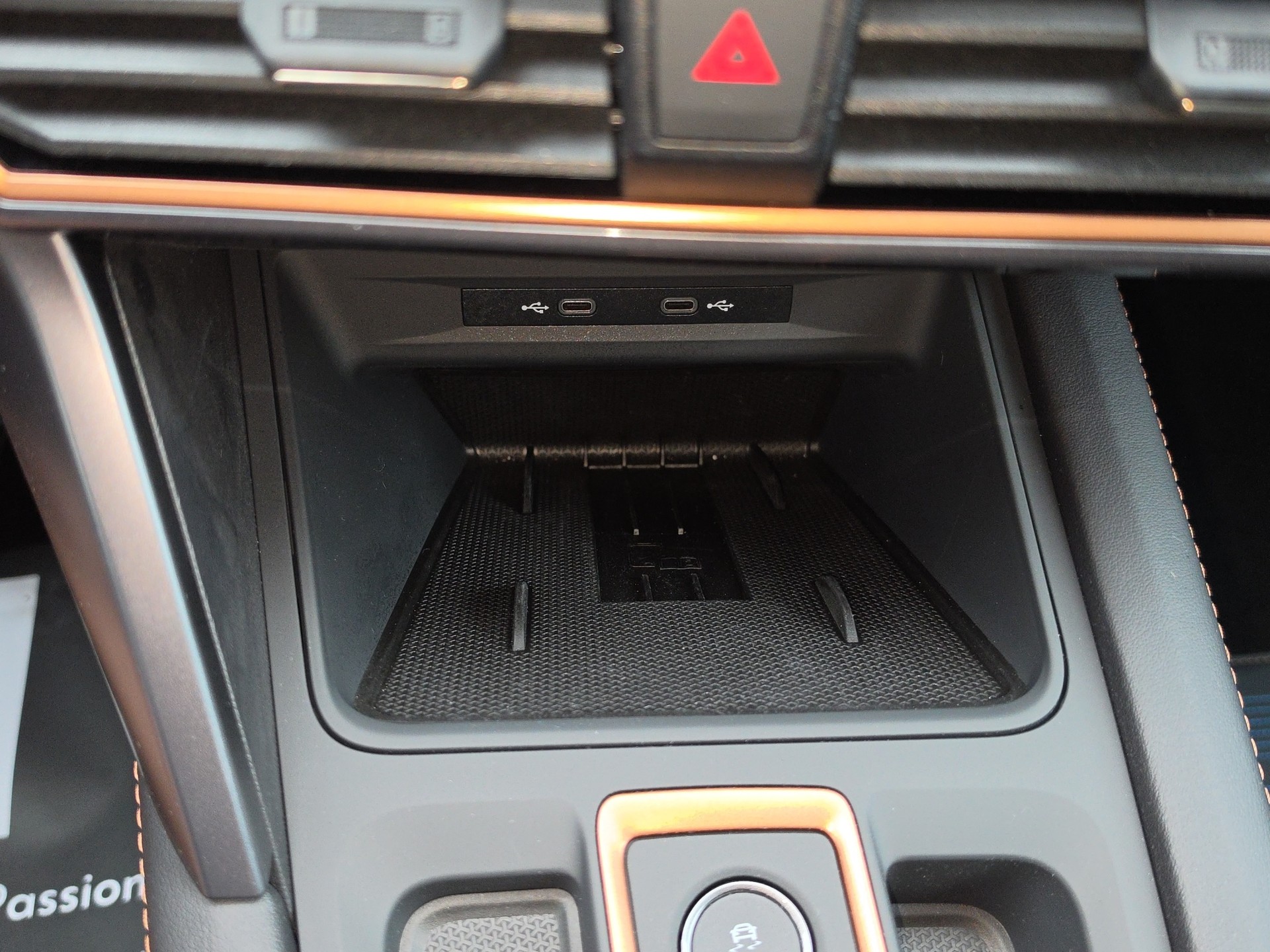 CUPRA Leon 1.5 eTSI DSG-image-27
