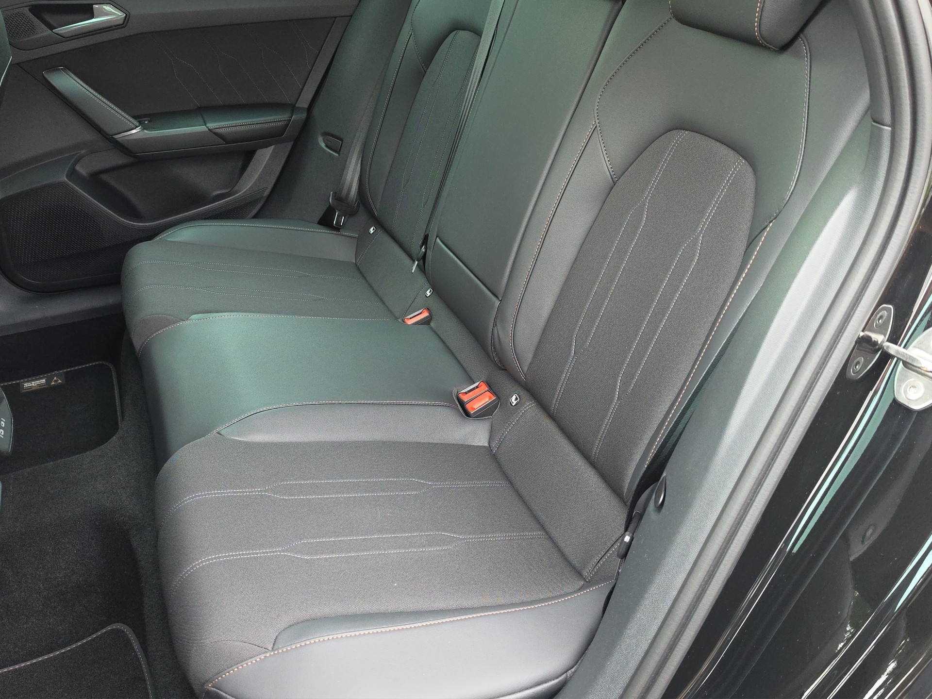 CUPRA Leon 1.5 eTSI DSG-image-14
