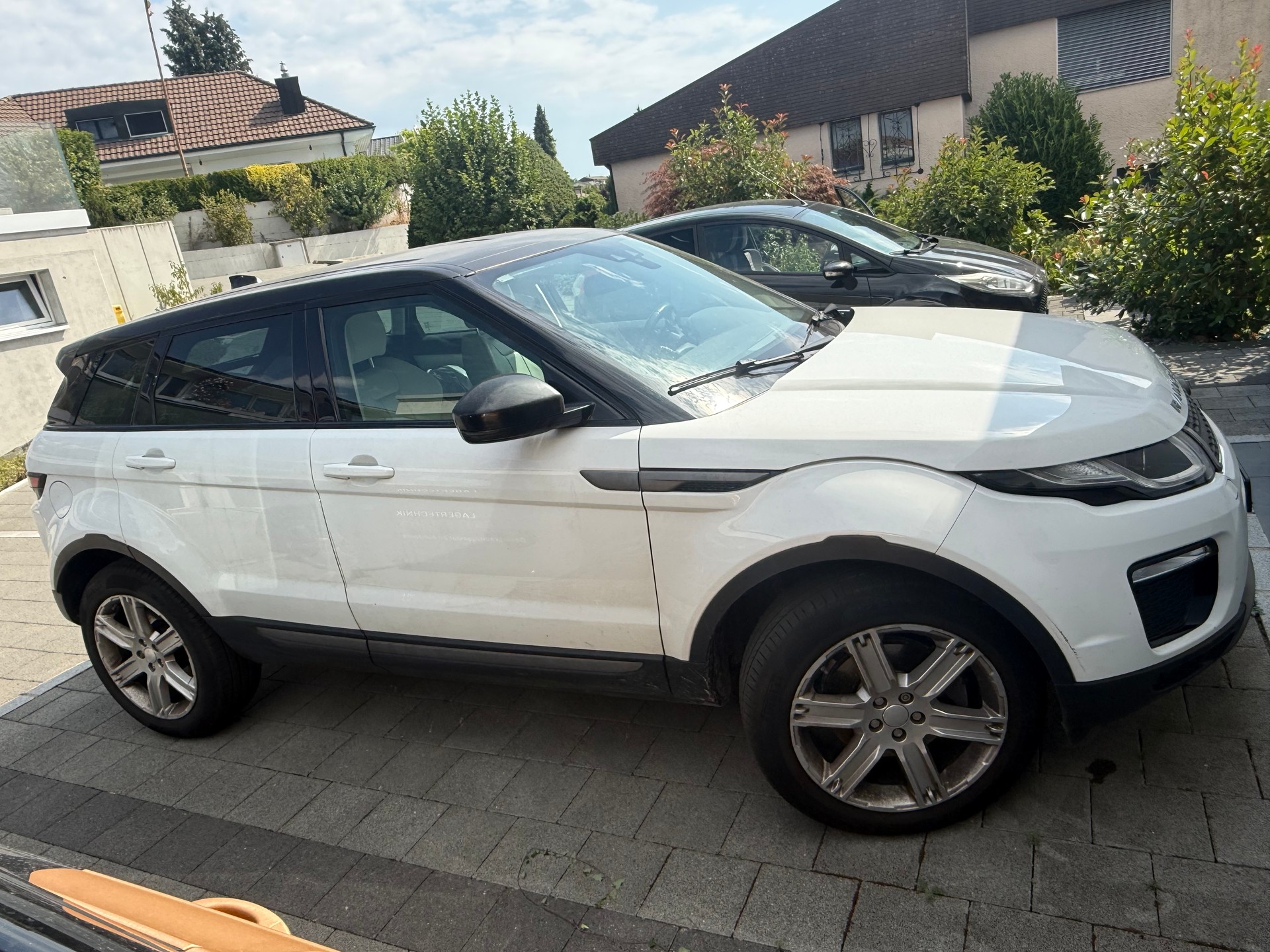 LAND ROVER Evoque-image-0