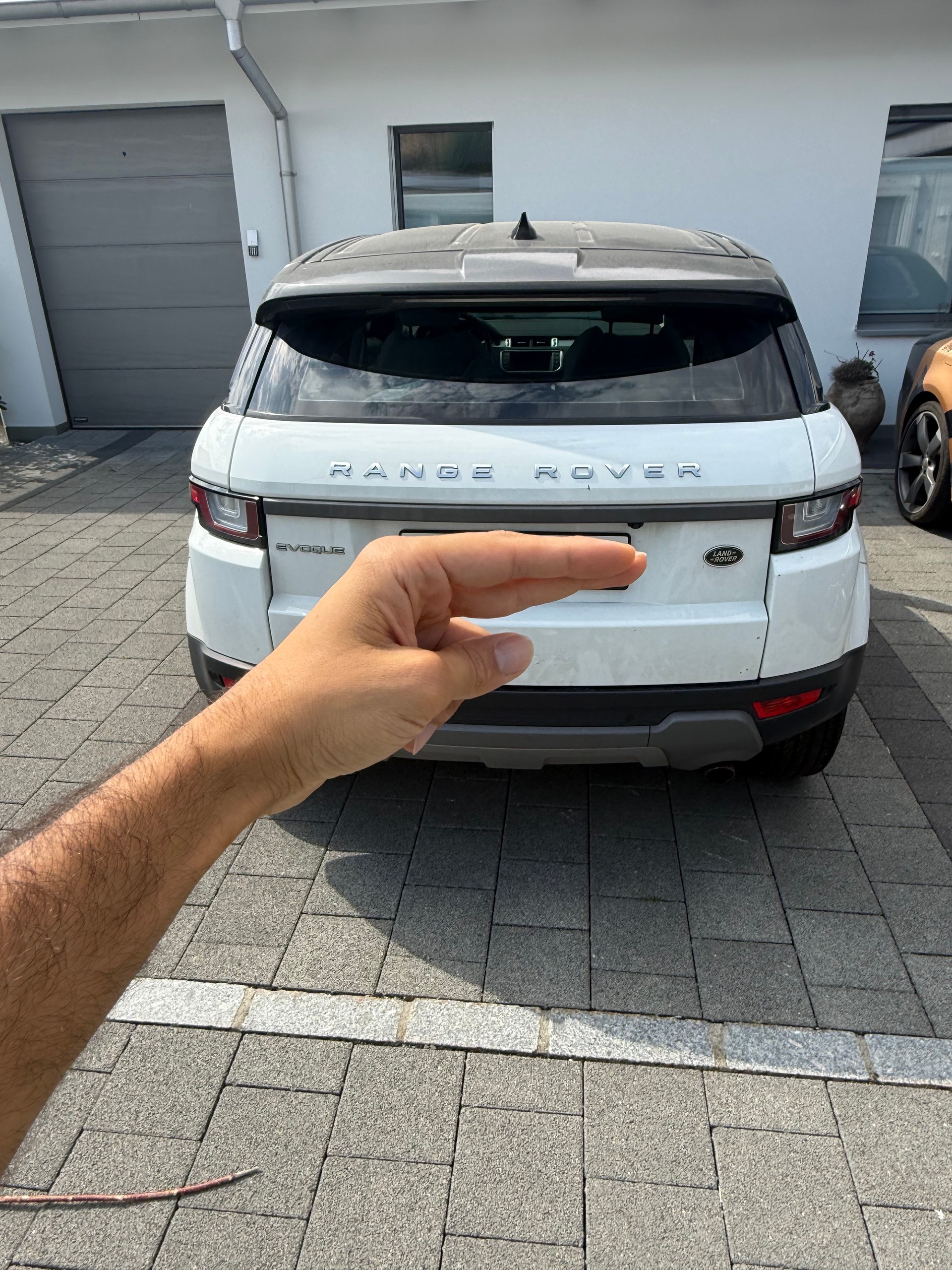 LAND ROVER Evoque-image-5