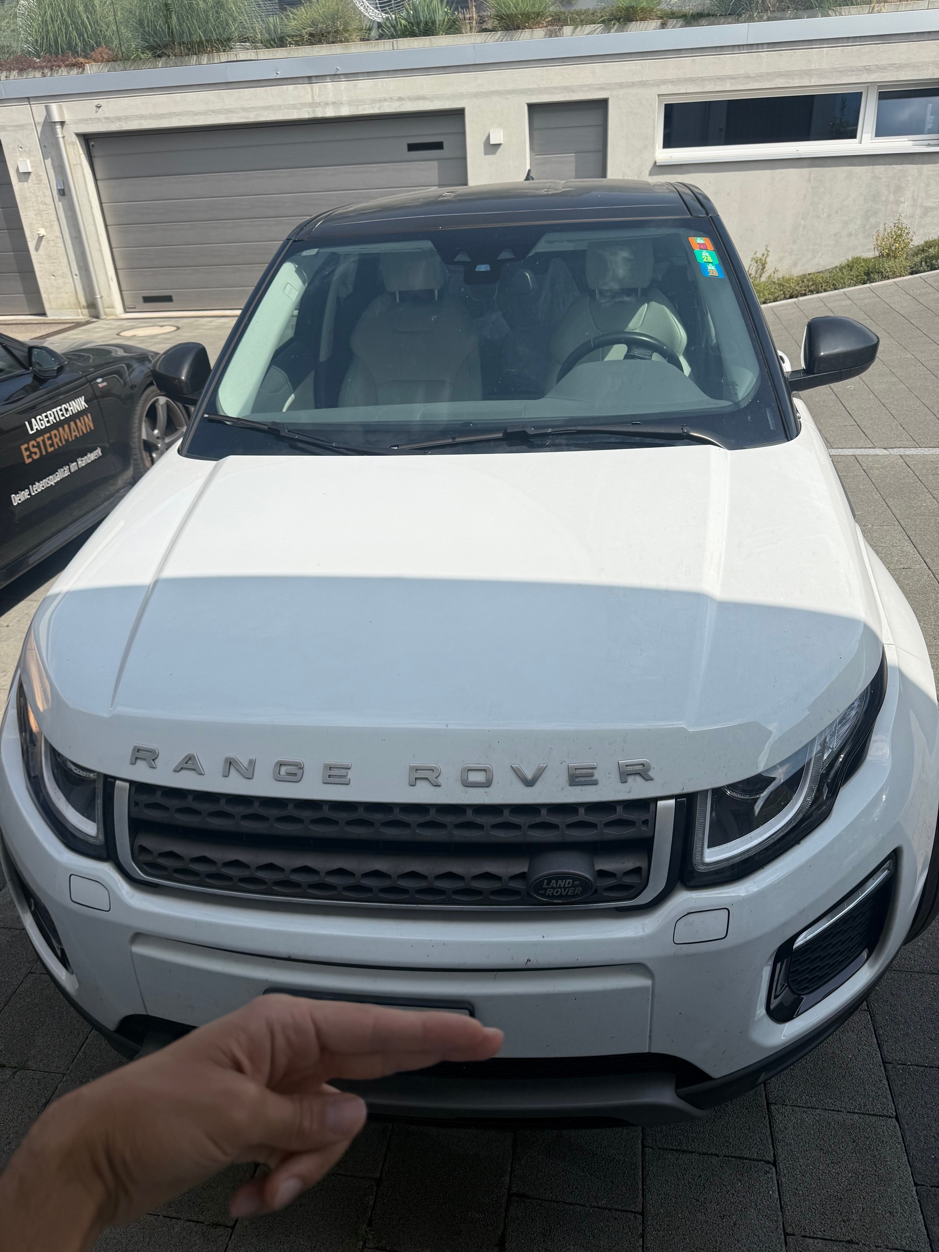 LAND ROVER Evoque-image-2