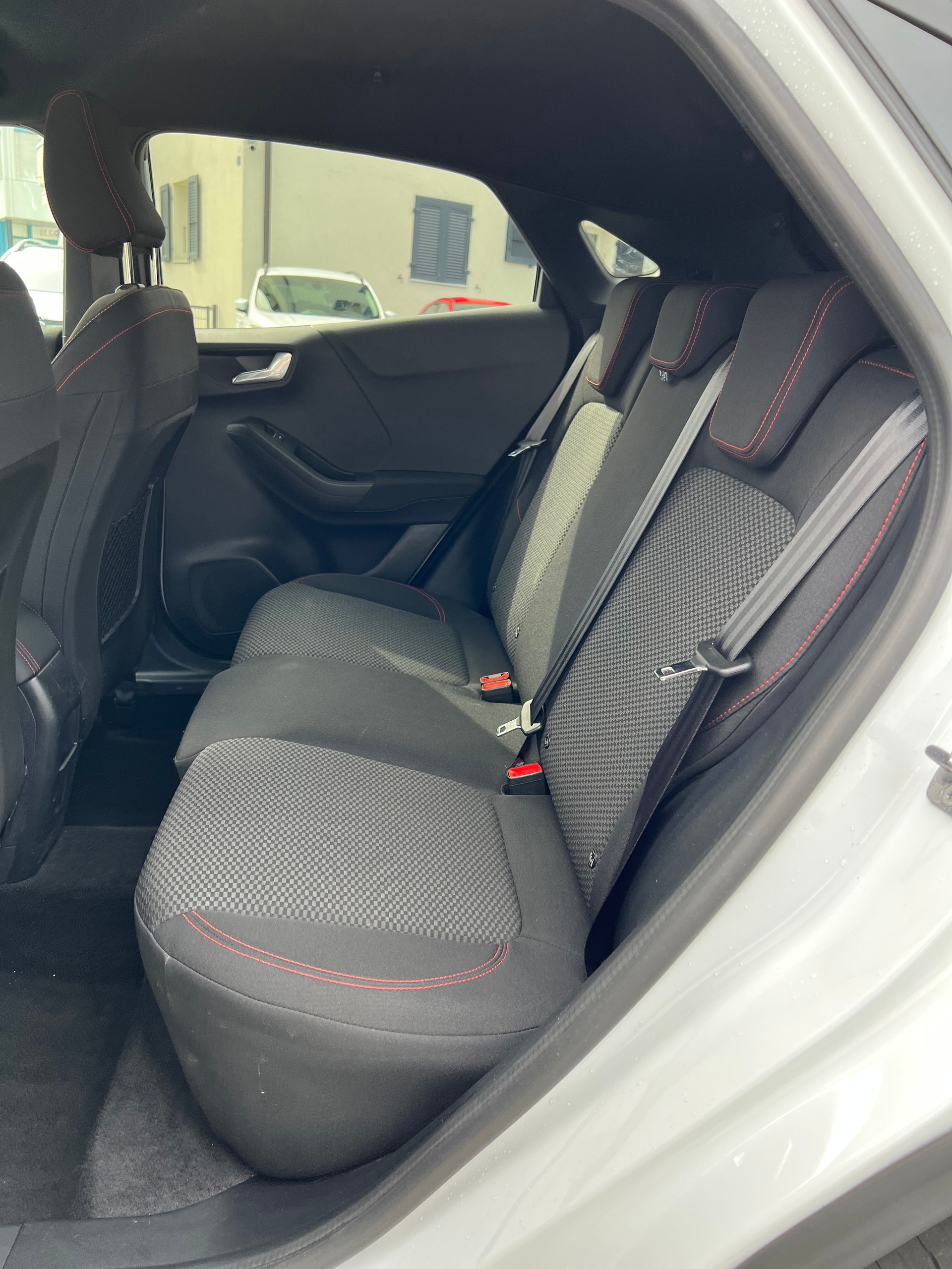 FORD Puma 1.0 EcoBoost ST-Line Design Automat-image-11