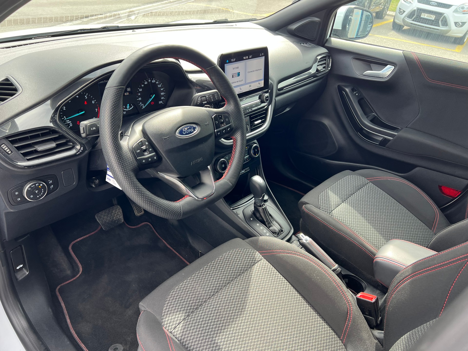 FORD Puma 1.0 EcoBoost ST-Line Design Automat-image-4