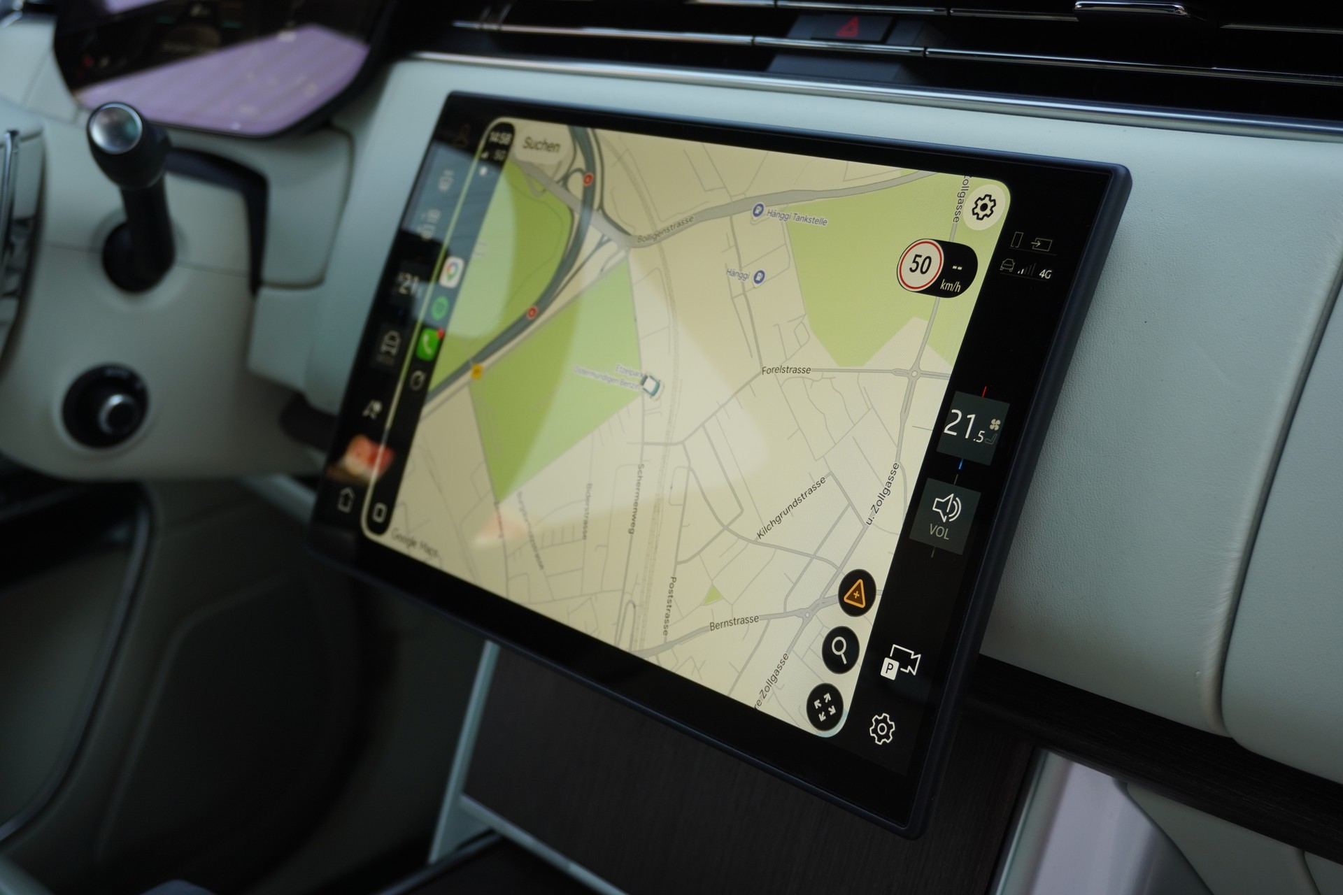 LAND ROVER Range Rover P550e Si6 PHEV HSE Automatic-image-9