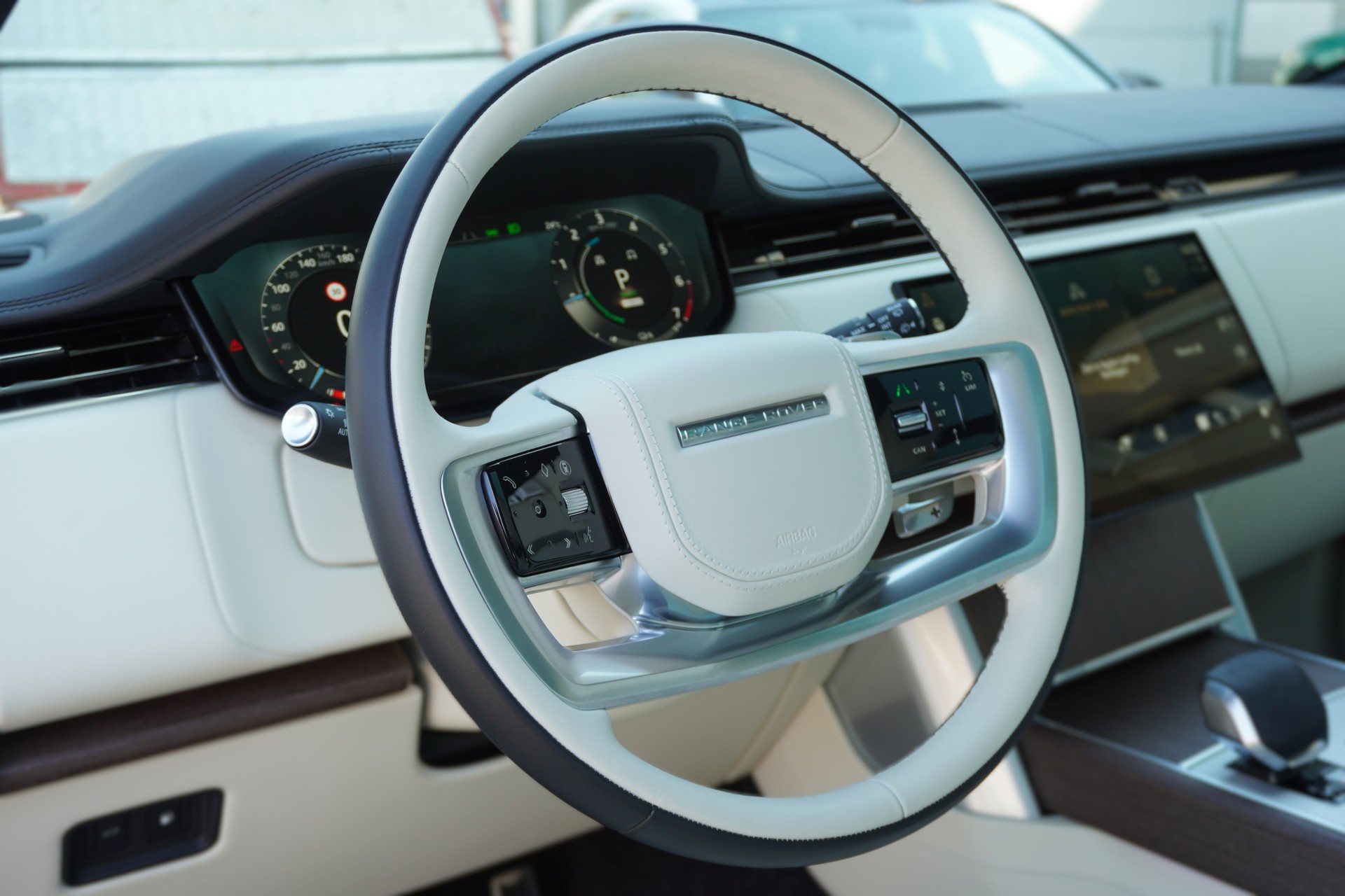 LAND ROVER Range Rover P550e Si6 PHEV HSE Automatic-image-0