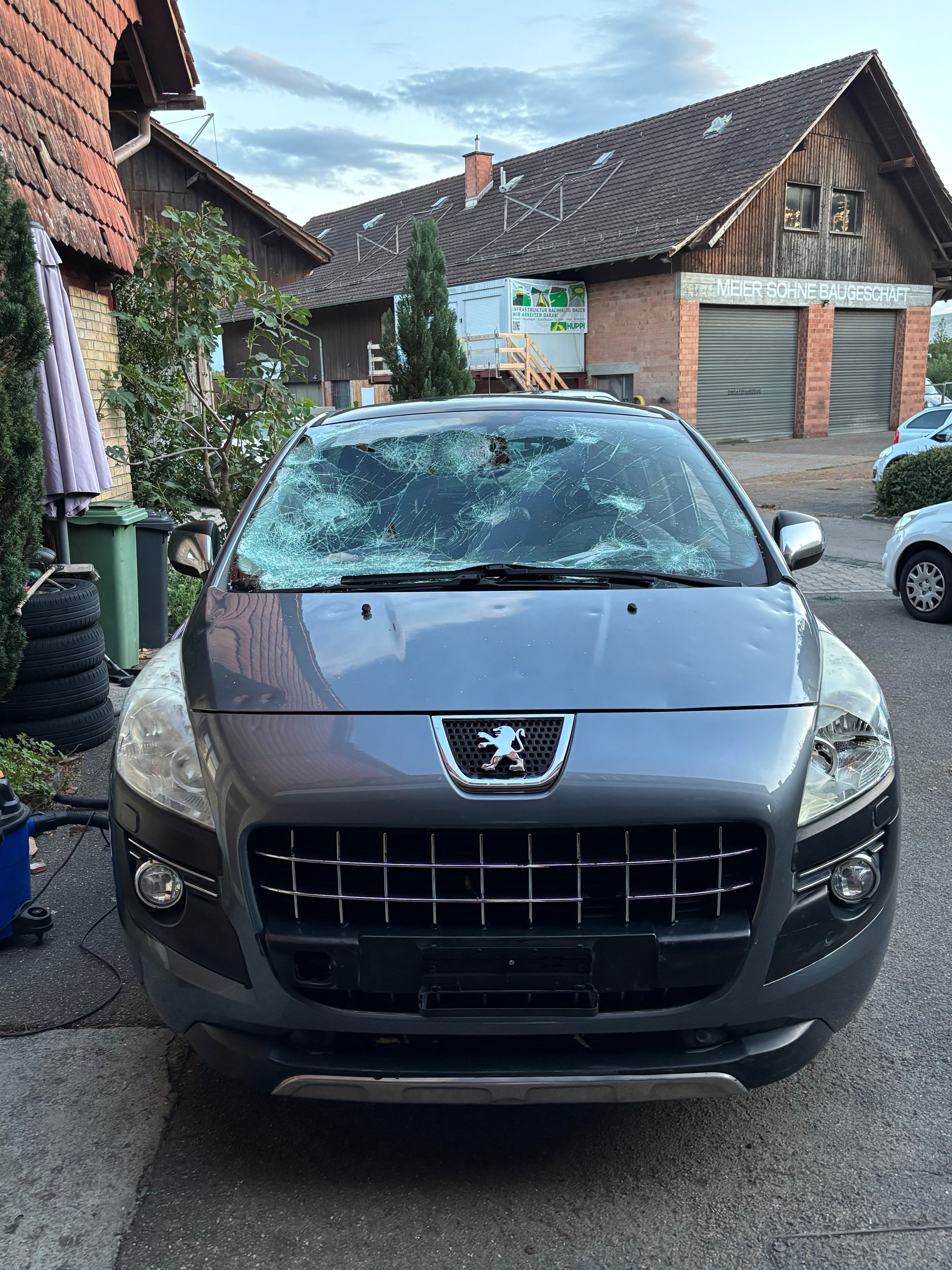 PEUGEOT 3008 1.6 16V T Sport Pack Tiptronic-image-1