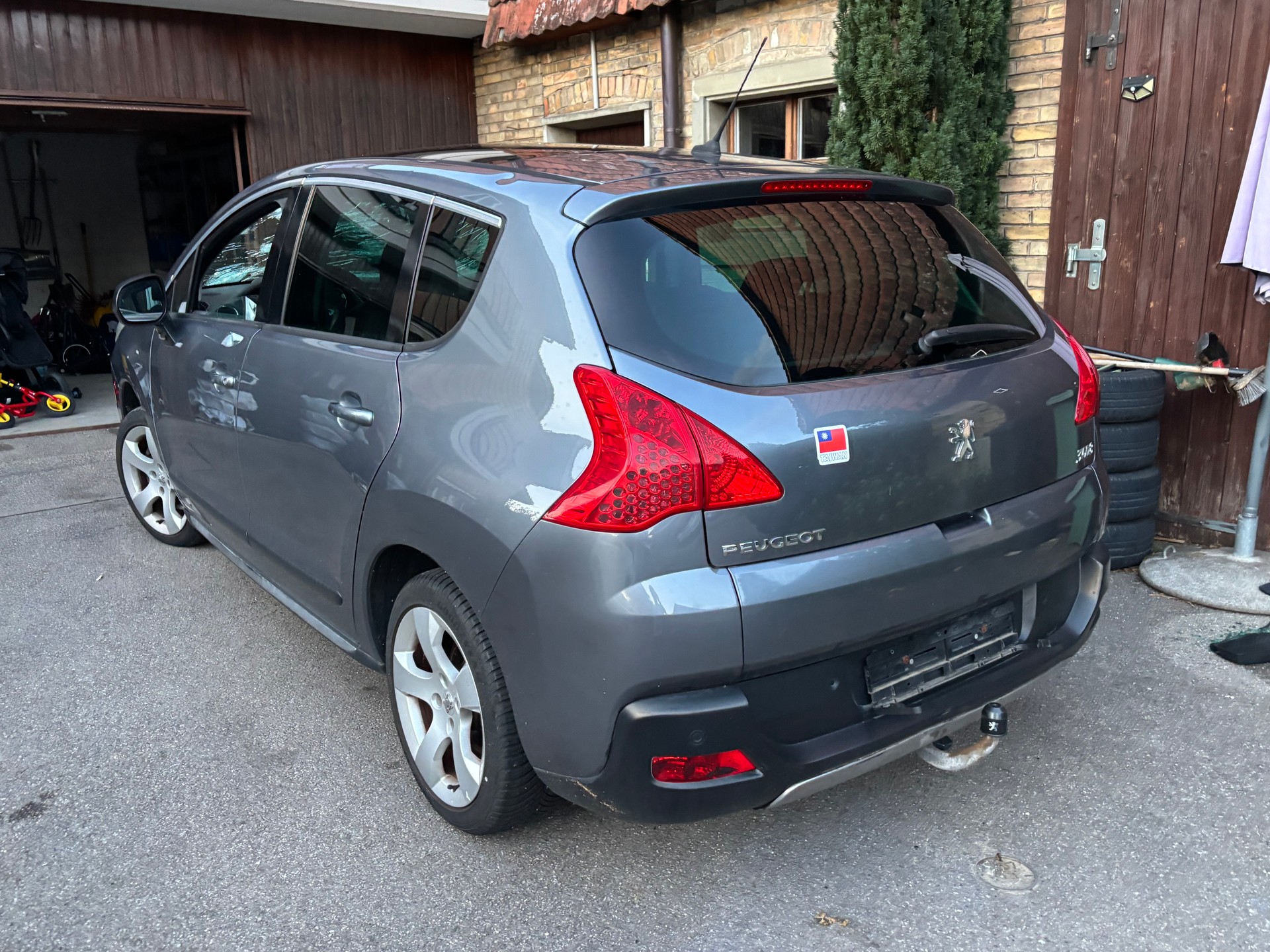 PEUGEOT 3008 1.6 16V T Sport Pack Tiptronic-image-3
