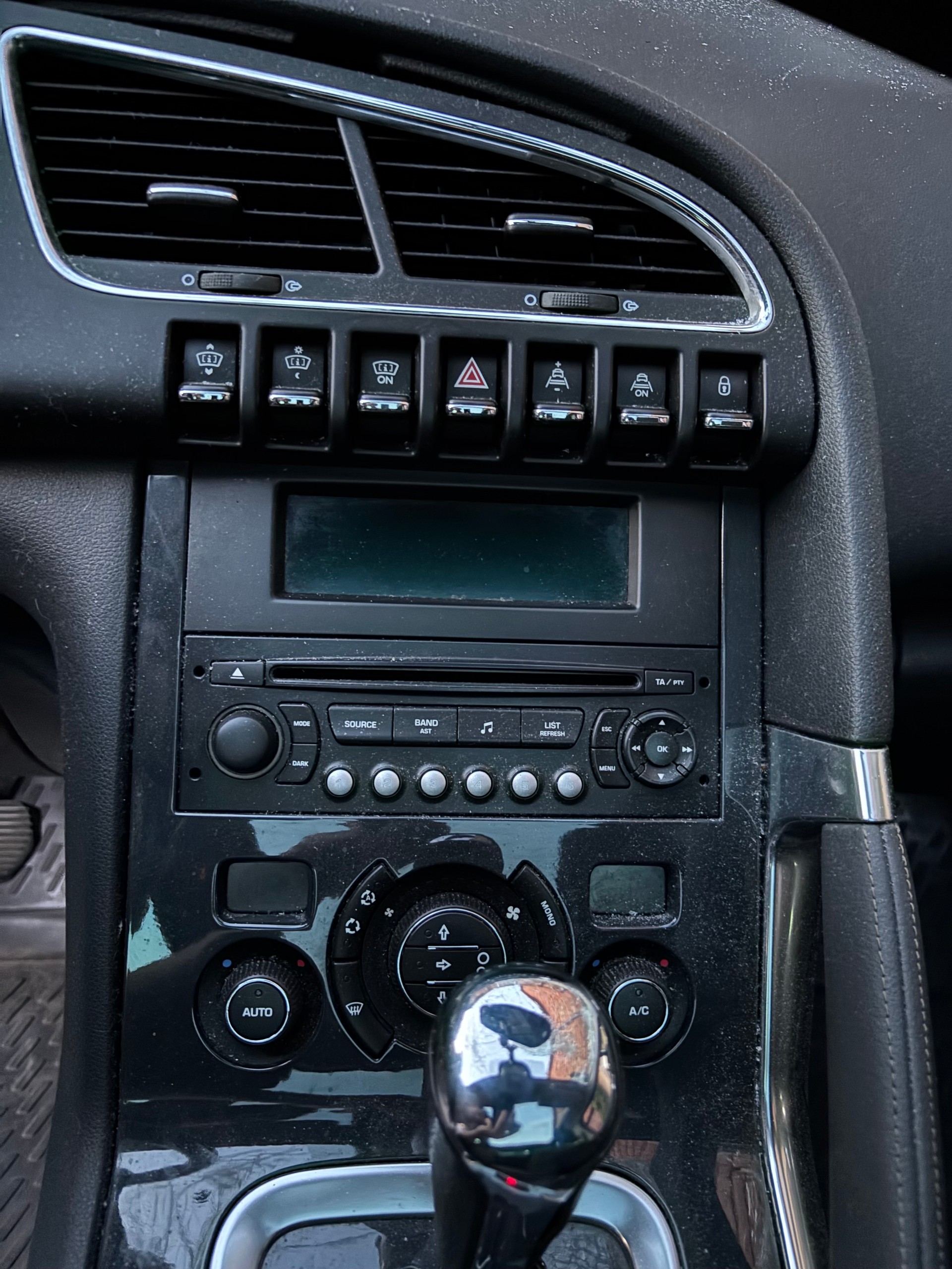 PEUGEOT 3008 1.6 16V T Sport Pack Tiptronic-image-9