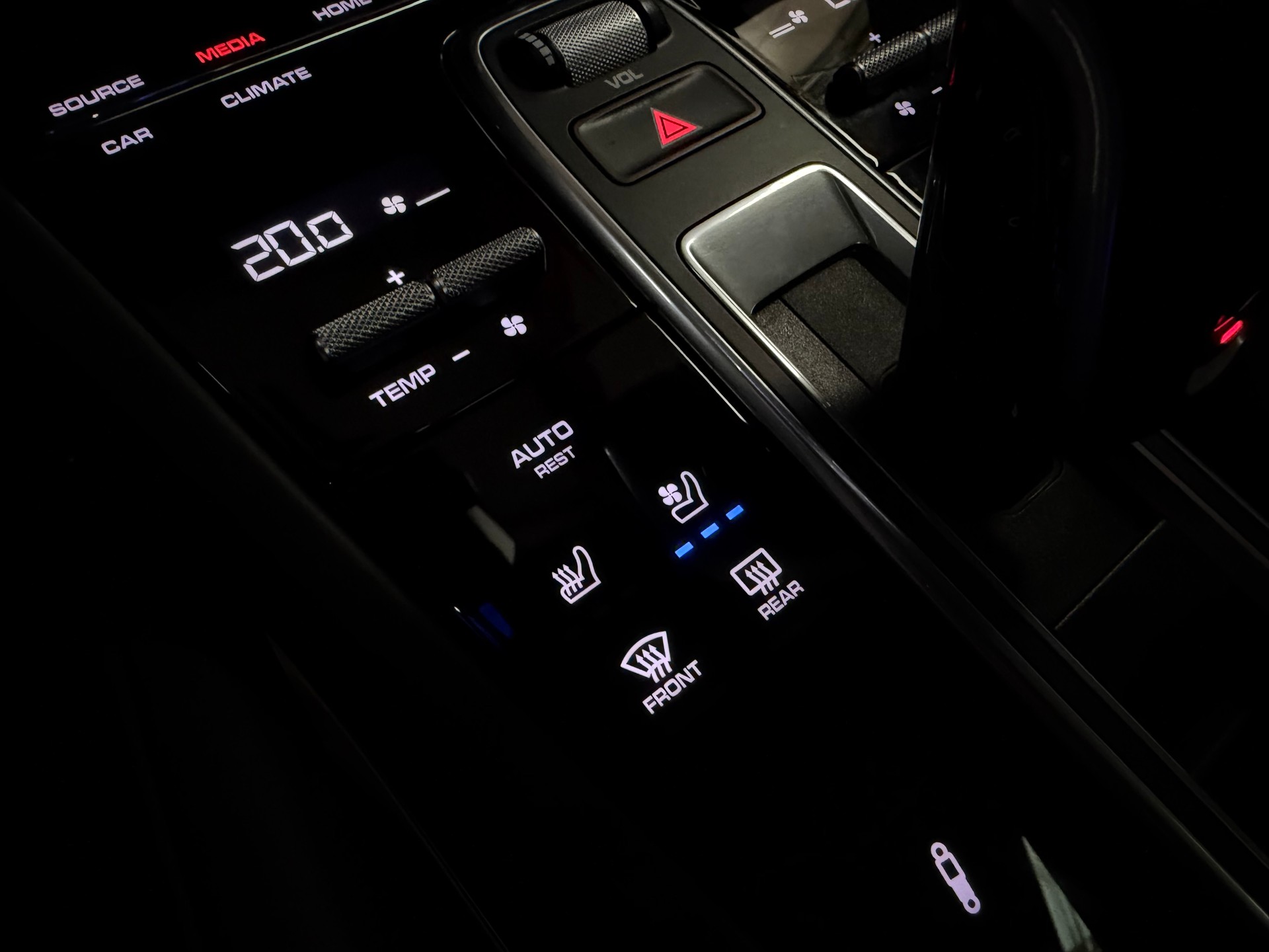 PORSCHE Cayenne Turbo Coupé inkl. Approved-image-24