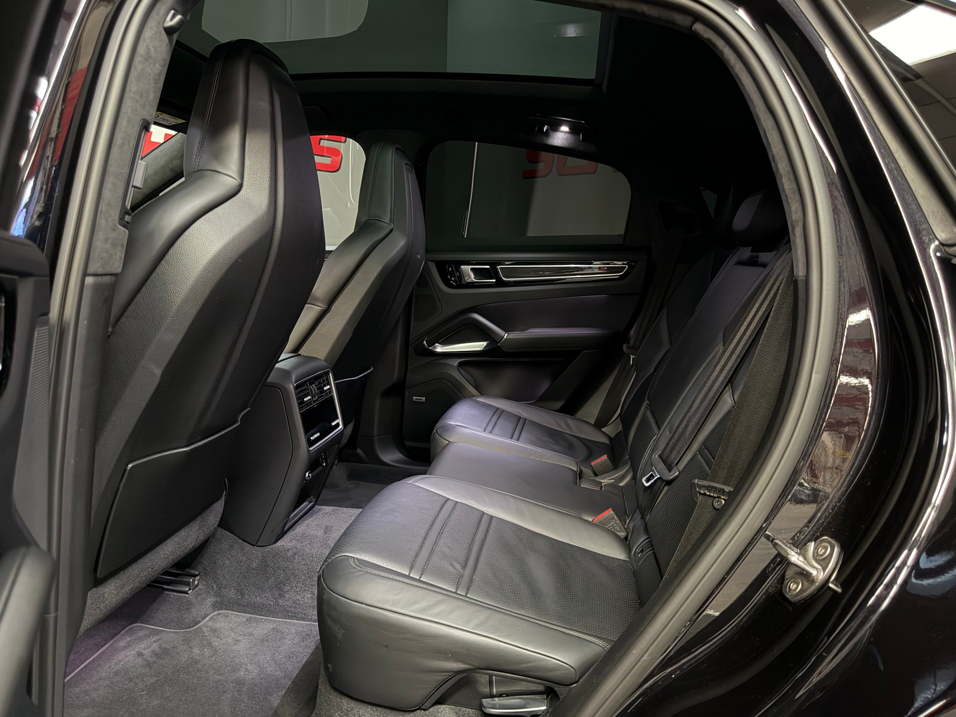 PORSCHE Cayenne Turbo Coupé inkl. Approved-image-19