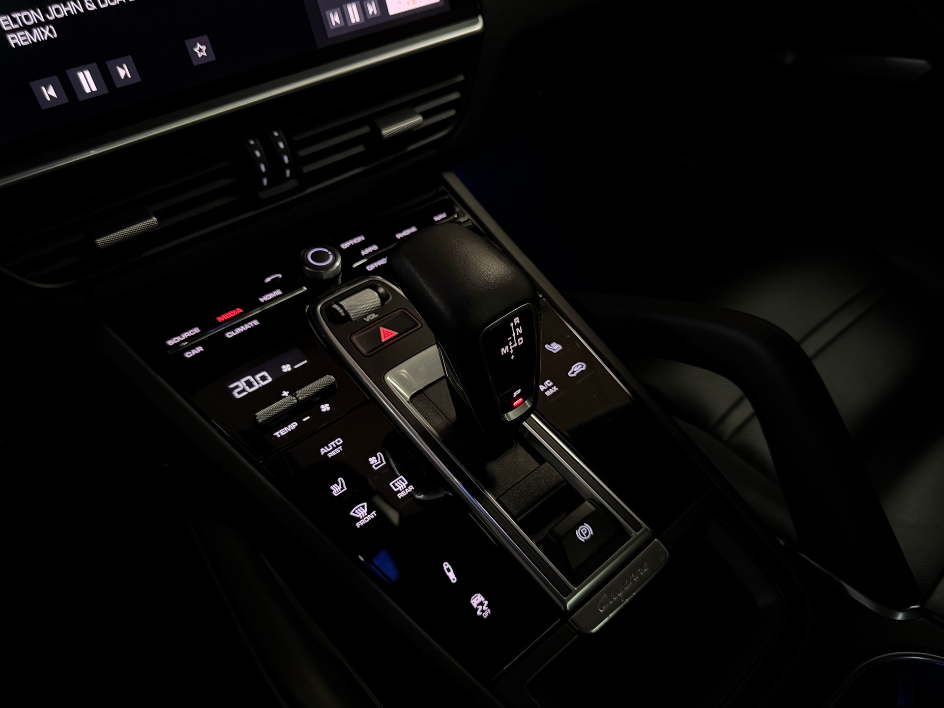 PORSCHE Cayenne Turbo Coupé inkl. Approved-image-23