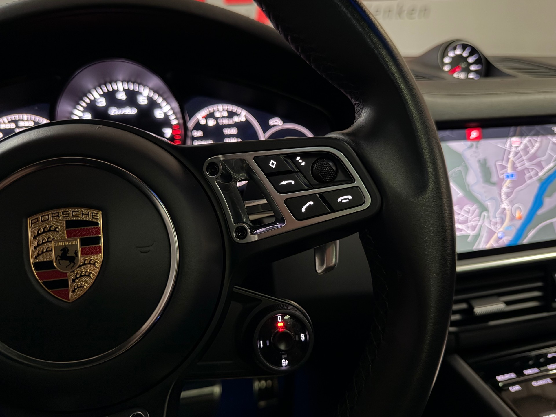 PORSCHE Cayenne Turbo Coupé inkl. Approved-image-29