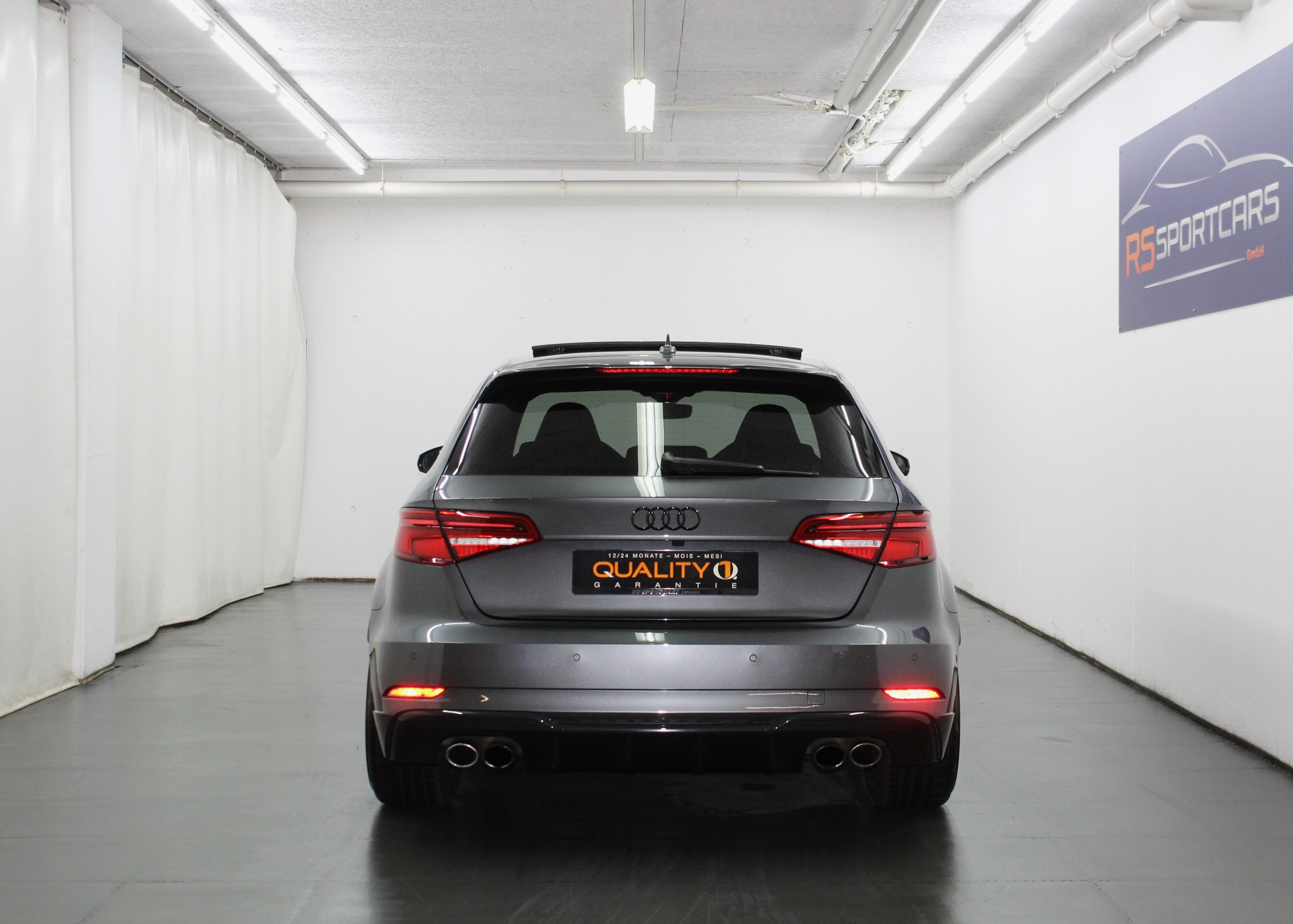 AUDI S3 Sportback 2.0 TFSI quattro S-tronic Optikpaket schwarz / CH-Fahrzeug-image-5