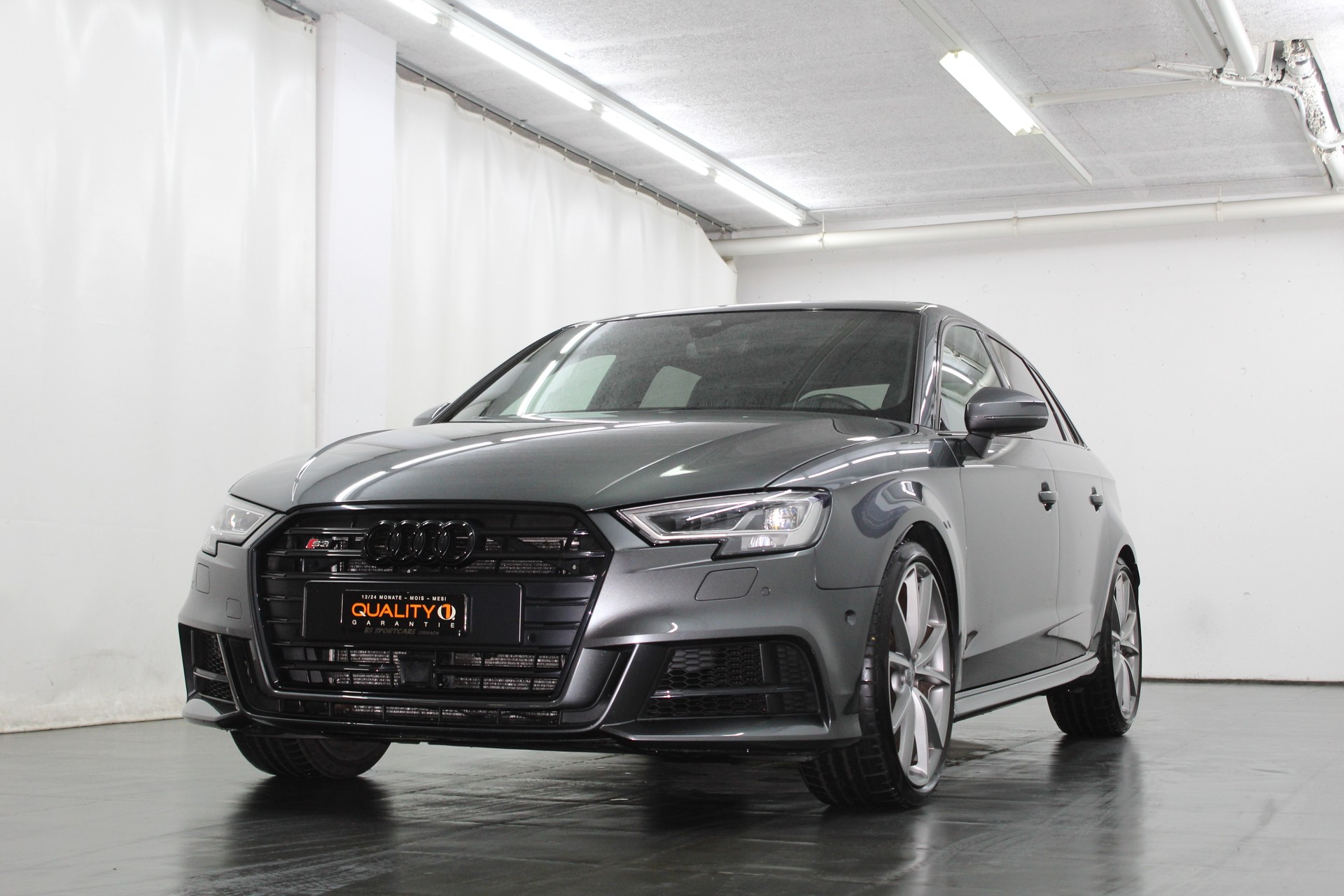 AUDI S3 Sportback 2.0 TFSI quattro S-tronic Optikpaket schwarz / CH-Fahrzeug-image-3