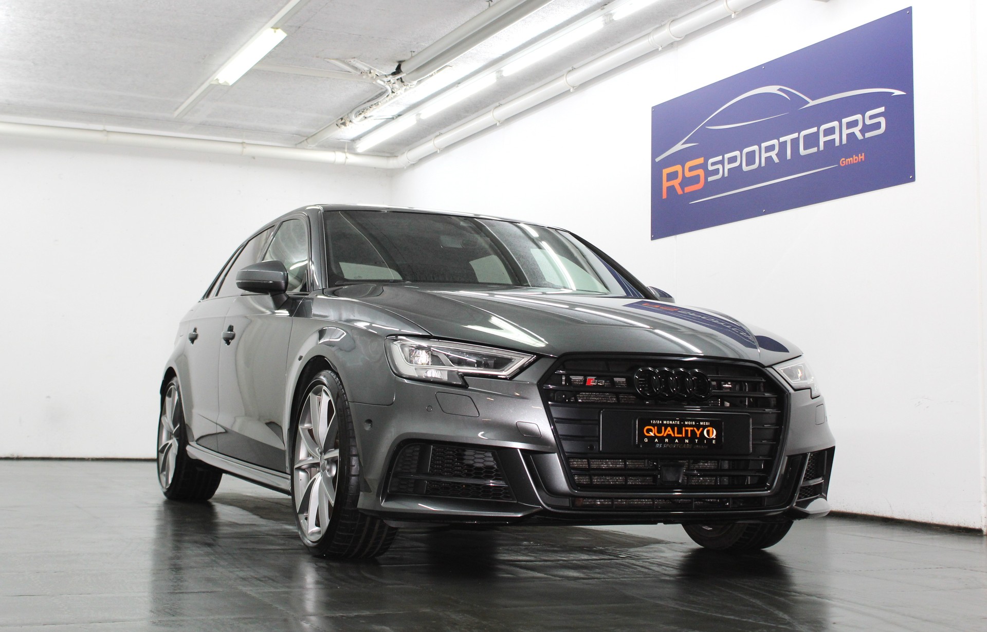 AUDI S3 Sportback 2.0 TFSI quattro S-tronic Optikpaket schwarz / CH-Fahrzeug-image-1