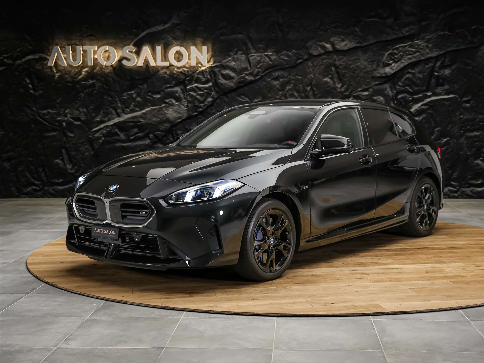 BMW M135i xDrive *Werksgarantie*Harman/Kardon*360° Kamera*-image-0