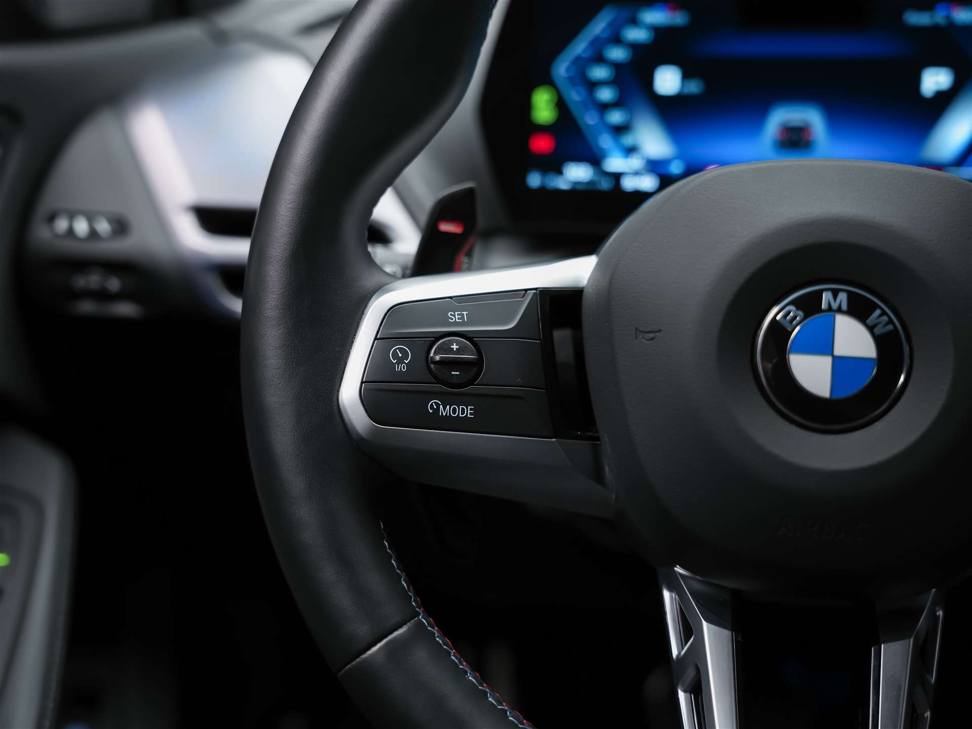 BMW M135i xDrive *Werksgarantie*Harman/Kardon*360° Kamera*-image-26