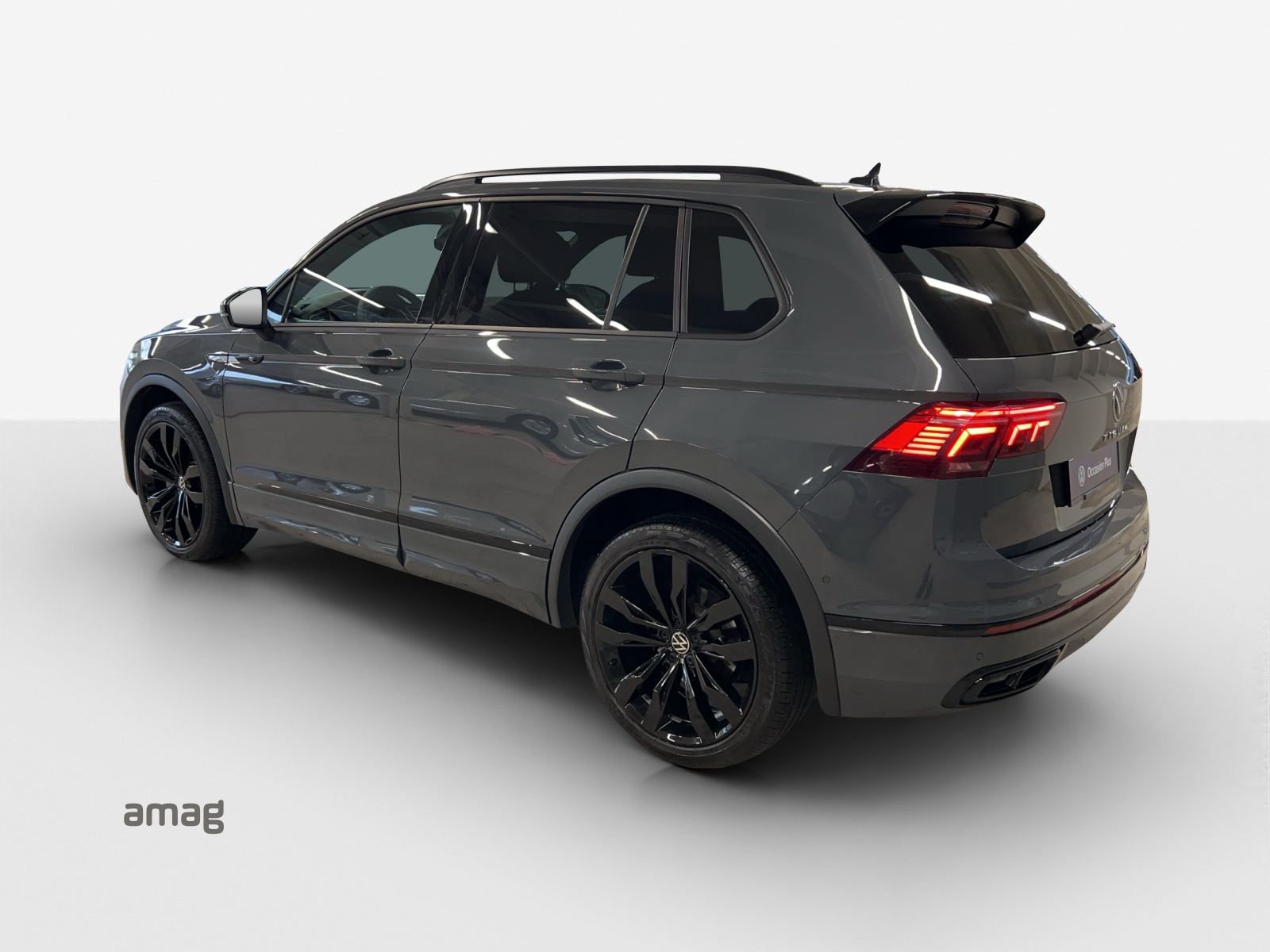 VW Tiguan 2.0 TDI SCR R-Line 4Motion DSG-image-2