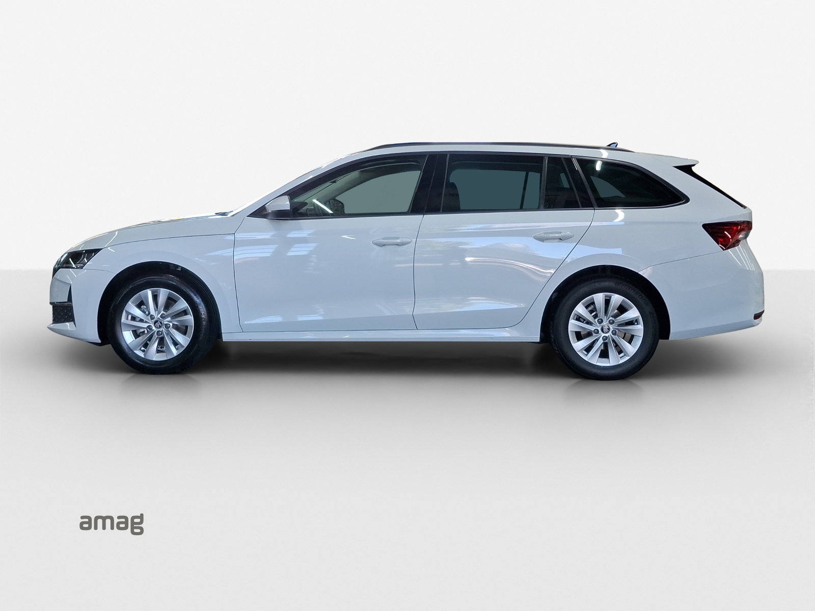 SKODA Octavia Combi 1.5 TSI mHEV DSG Dynamic-image-1