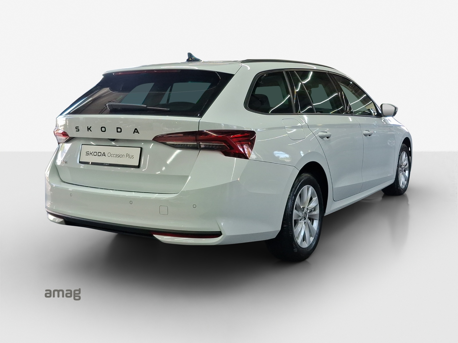 SKODA Octavia Combi 1.5 TSI mHEV DSG Dynamic-image-4