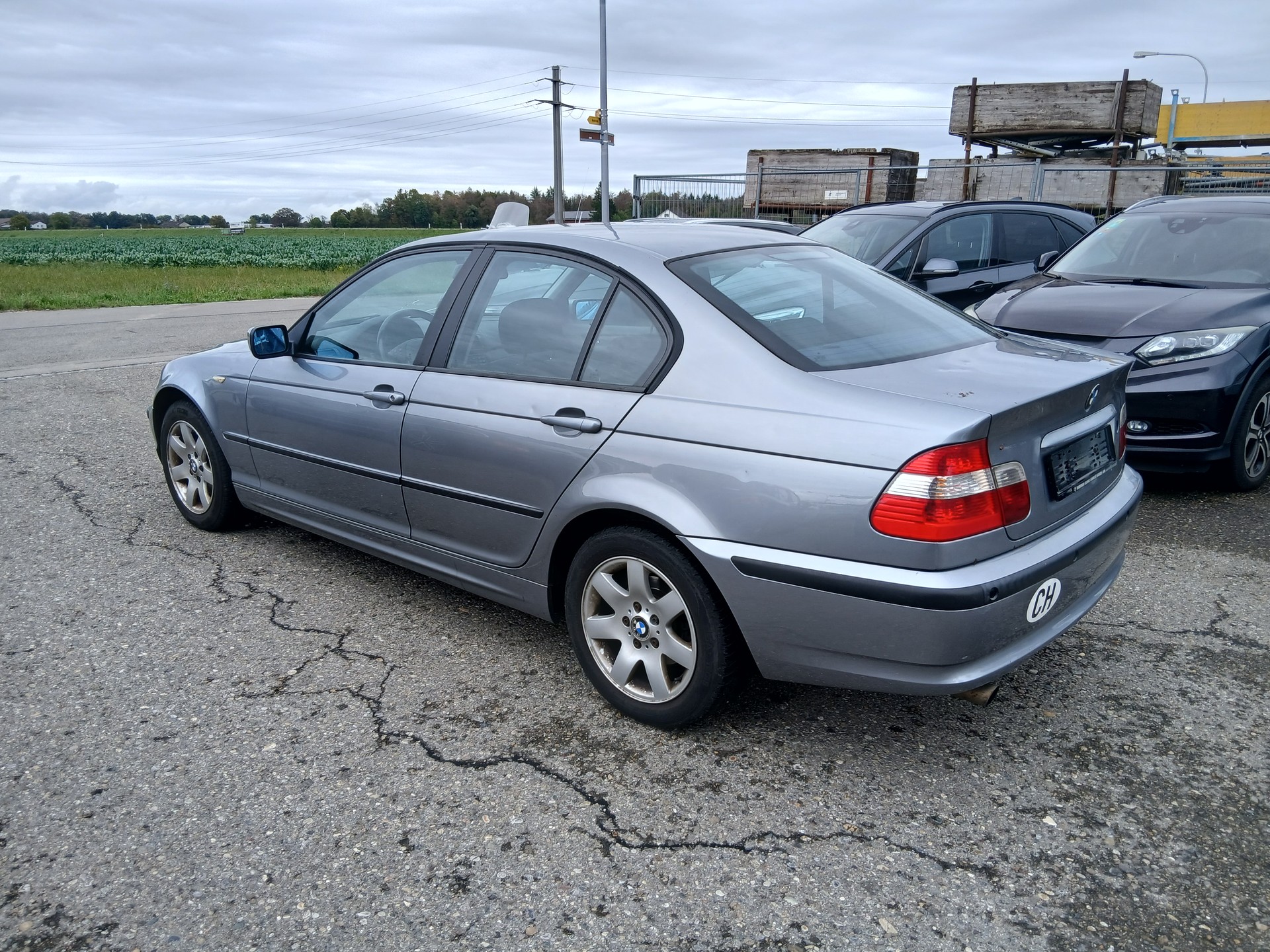 BMW 318i-image-4