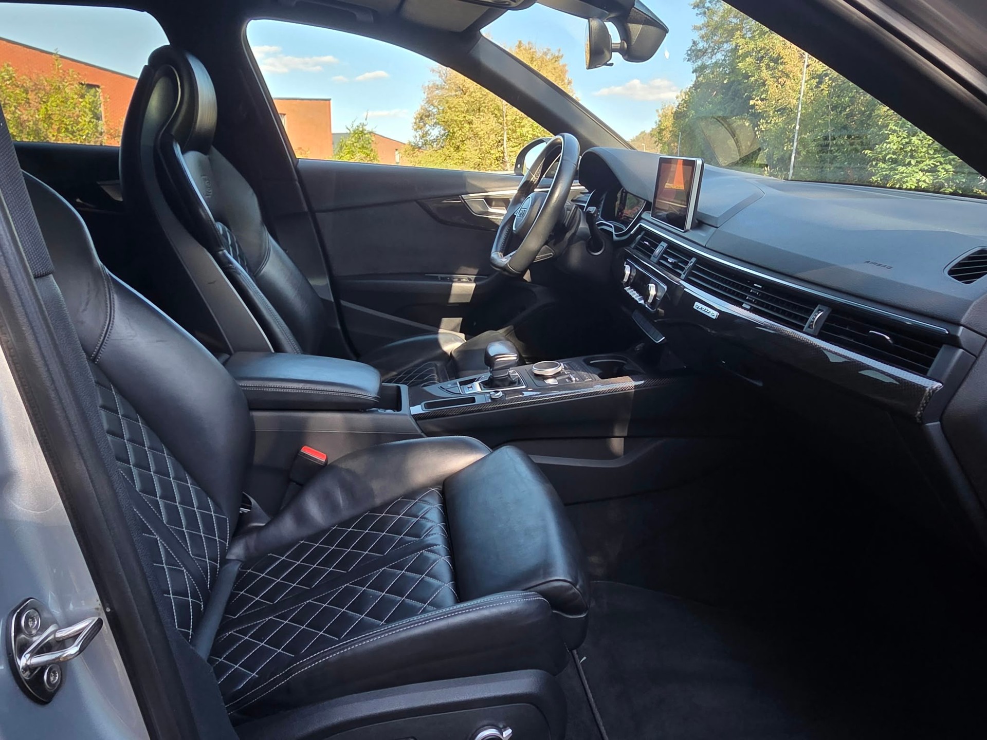AUDI S4 Avant 3.0 TFSI quattro tiptronic-image-9
