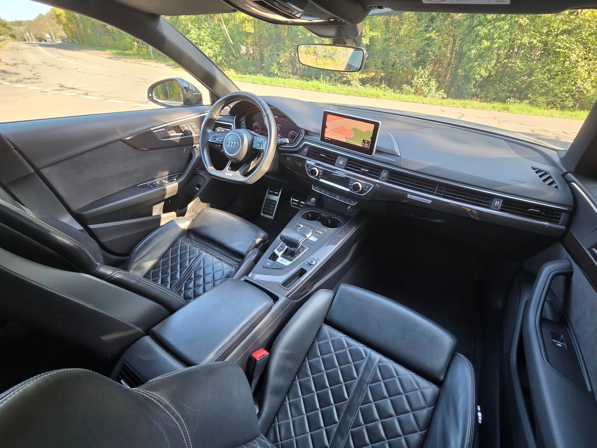 AUDI S4 Avant 3.0 TFSI quattro tiptronic-image-11