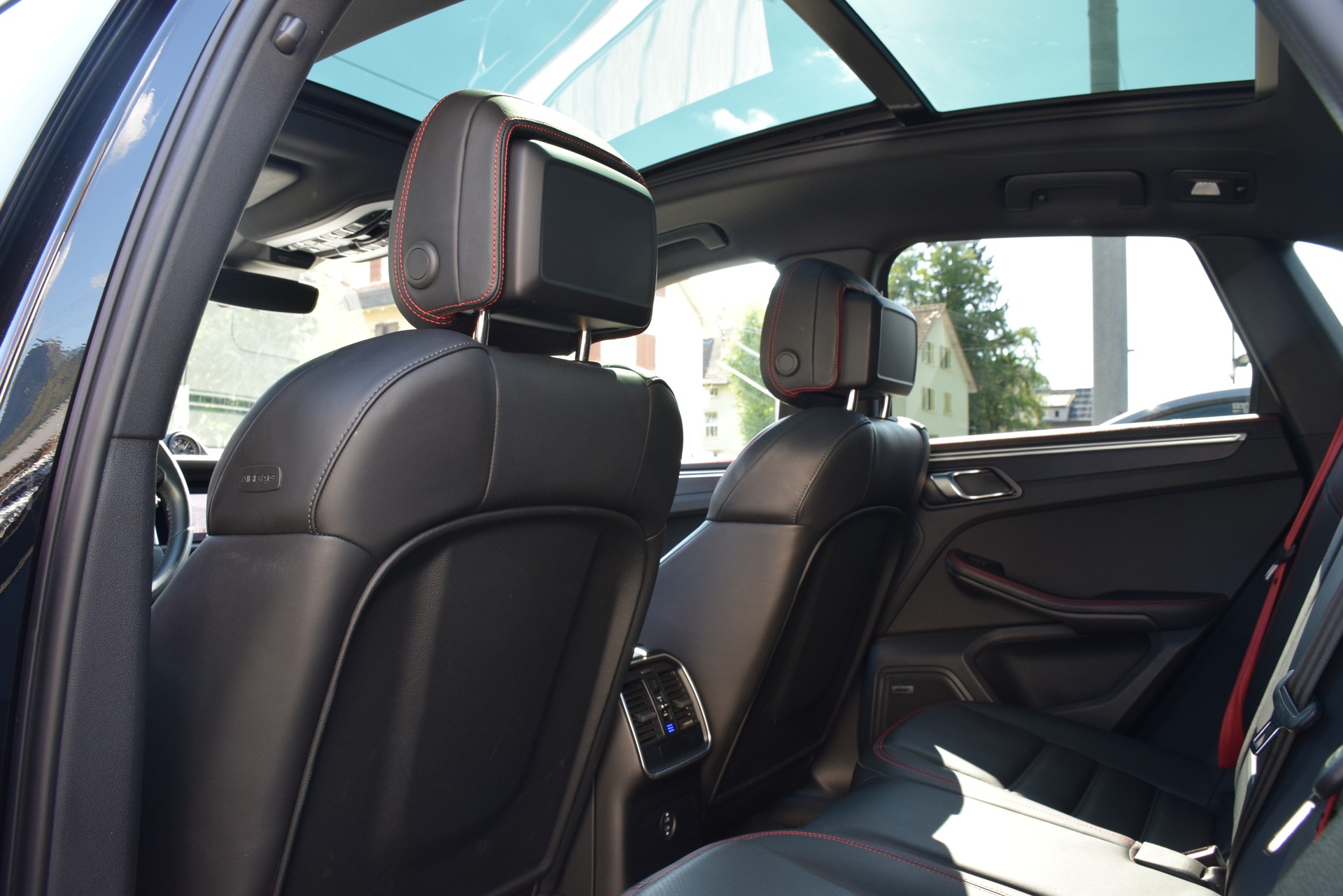 PORSCHE Macan GTS PDK-image-15