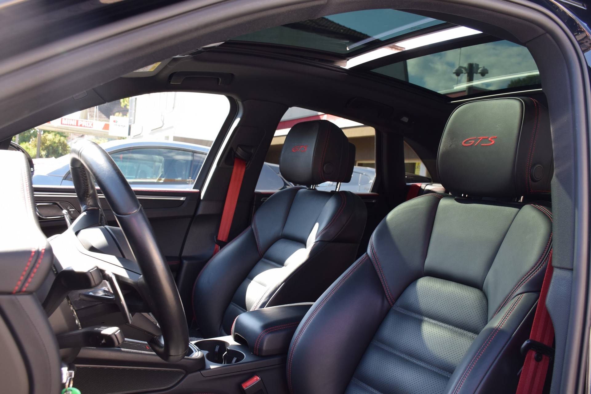 PORSCHE Macan GTS PDK-image-14