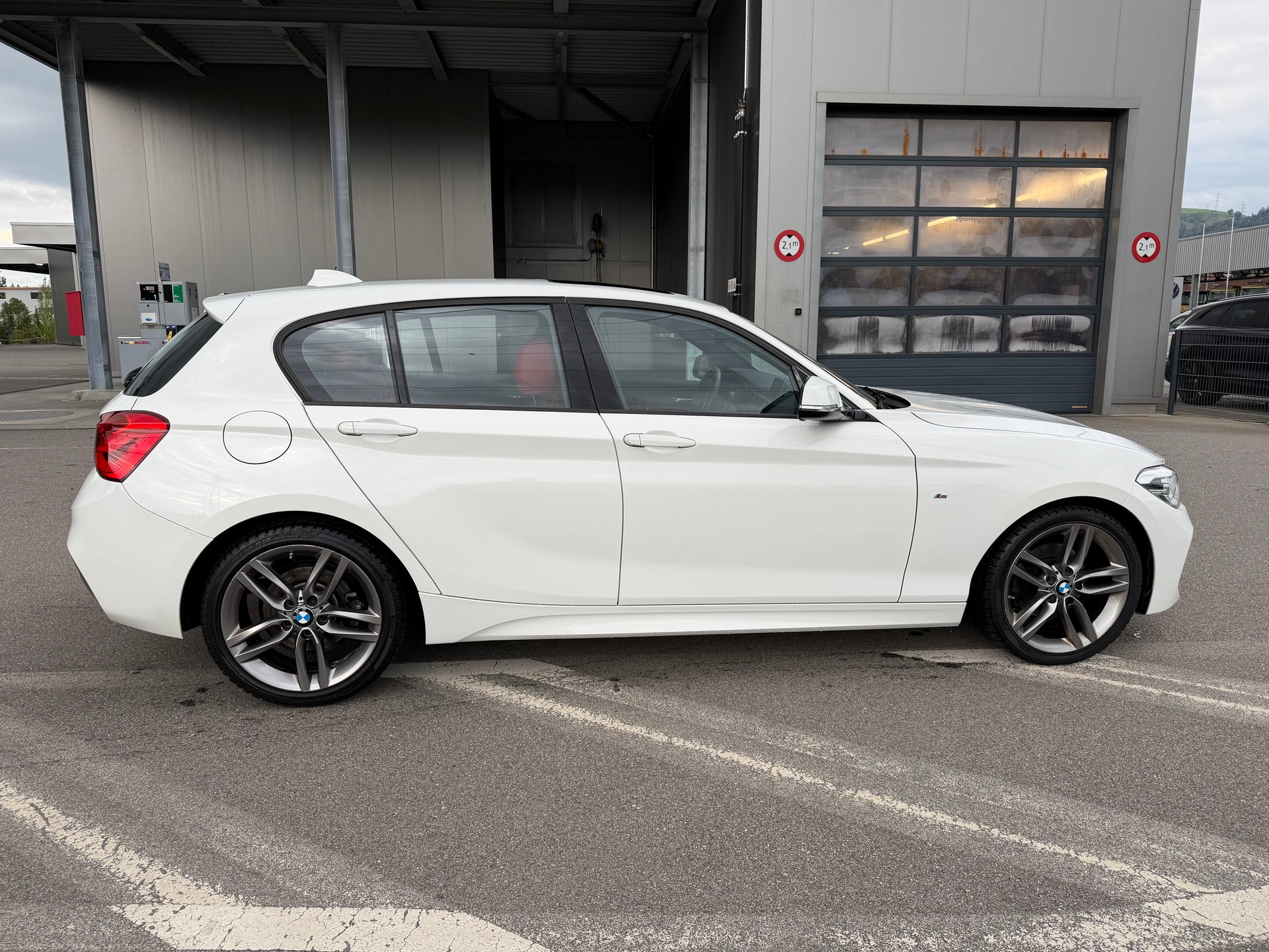 BMW 120d M Sport Steptronic-image-4