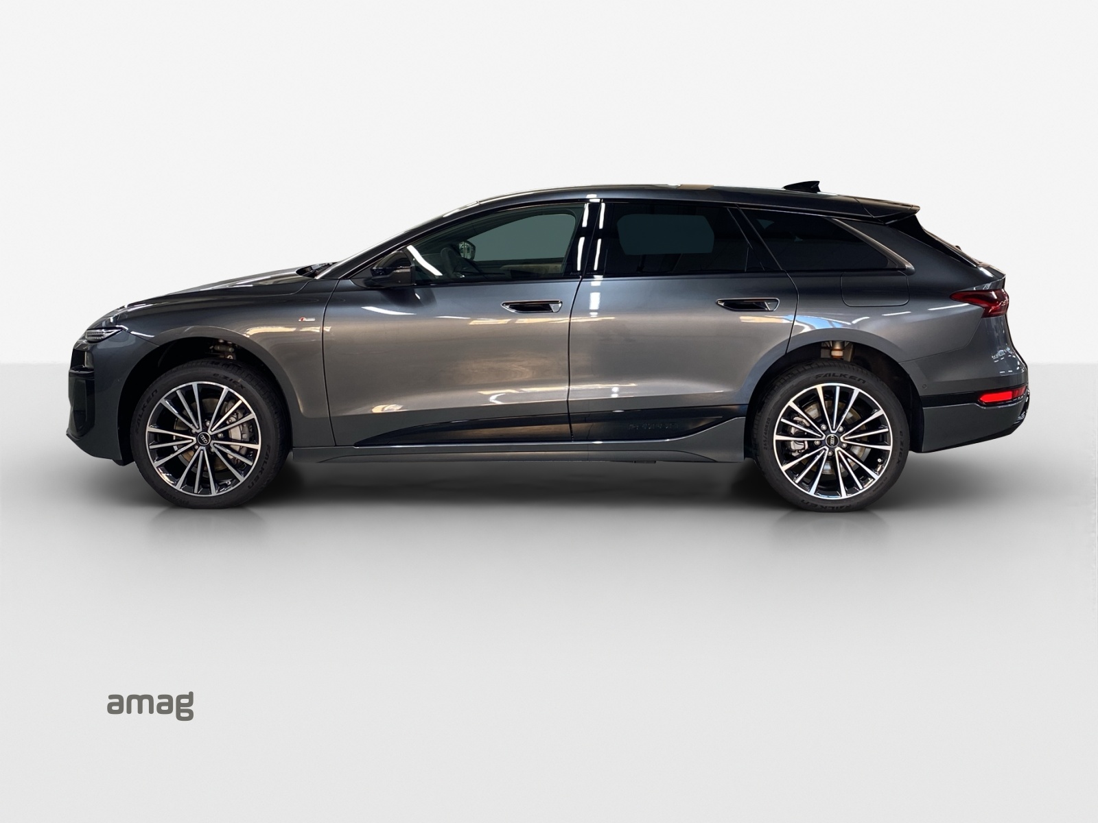 AUDI A6 Avant e-tron quattro-showroom-element-1