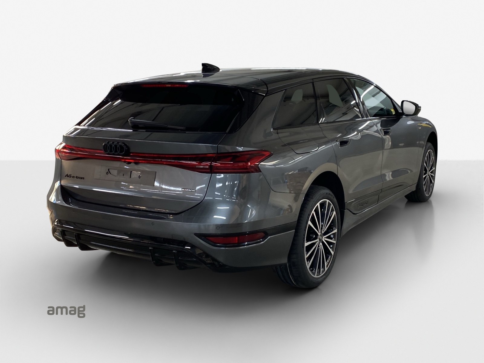 AUDI A6 Avant e-tron quattro-image-4