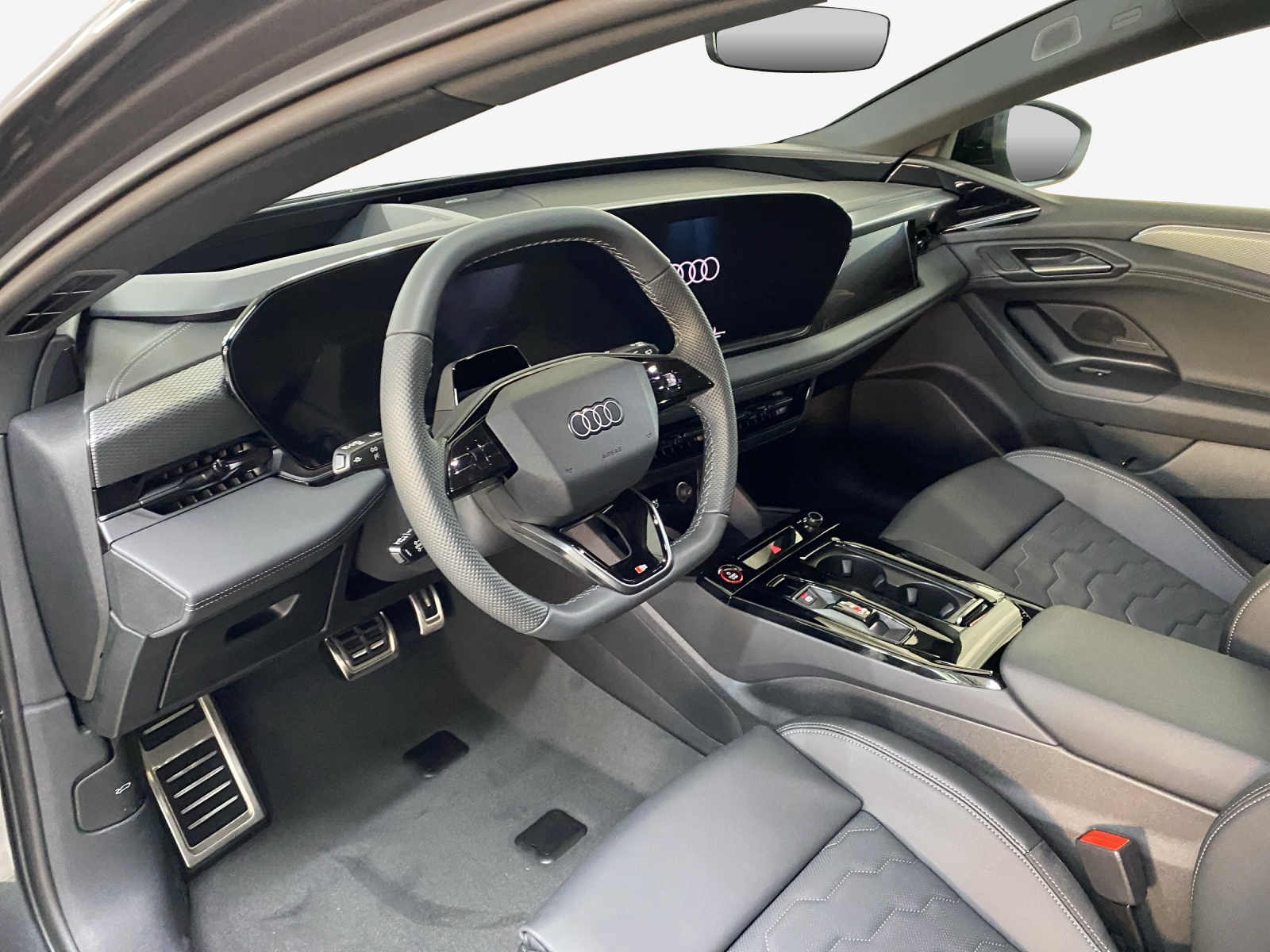 AUDI A6 Avant e-tron quattro-image-14