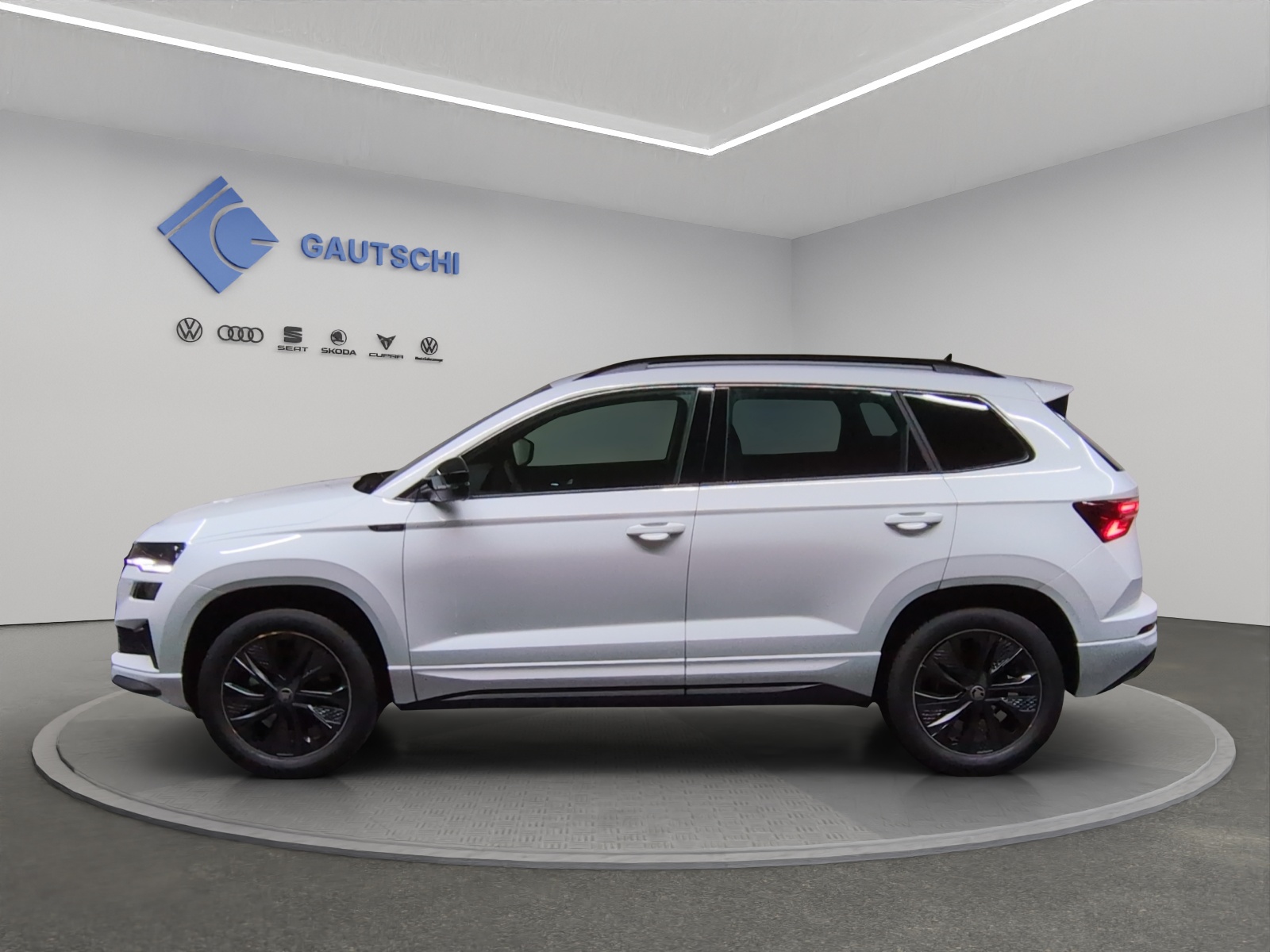 SKODA Karoq 2.0 TDI CR Sport Line 4x4 DSG-image-1
