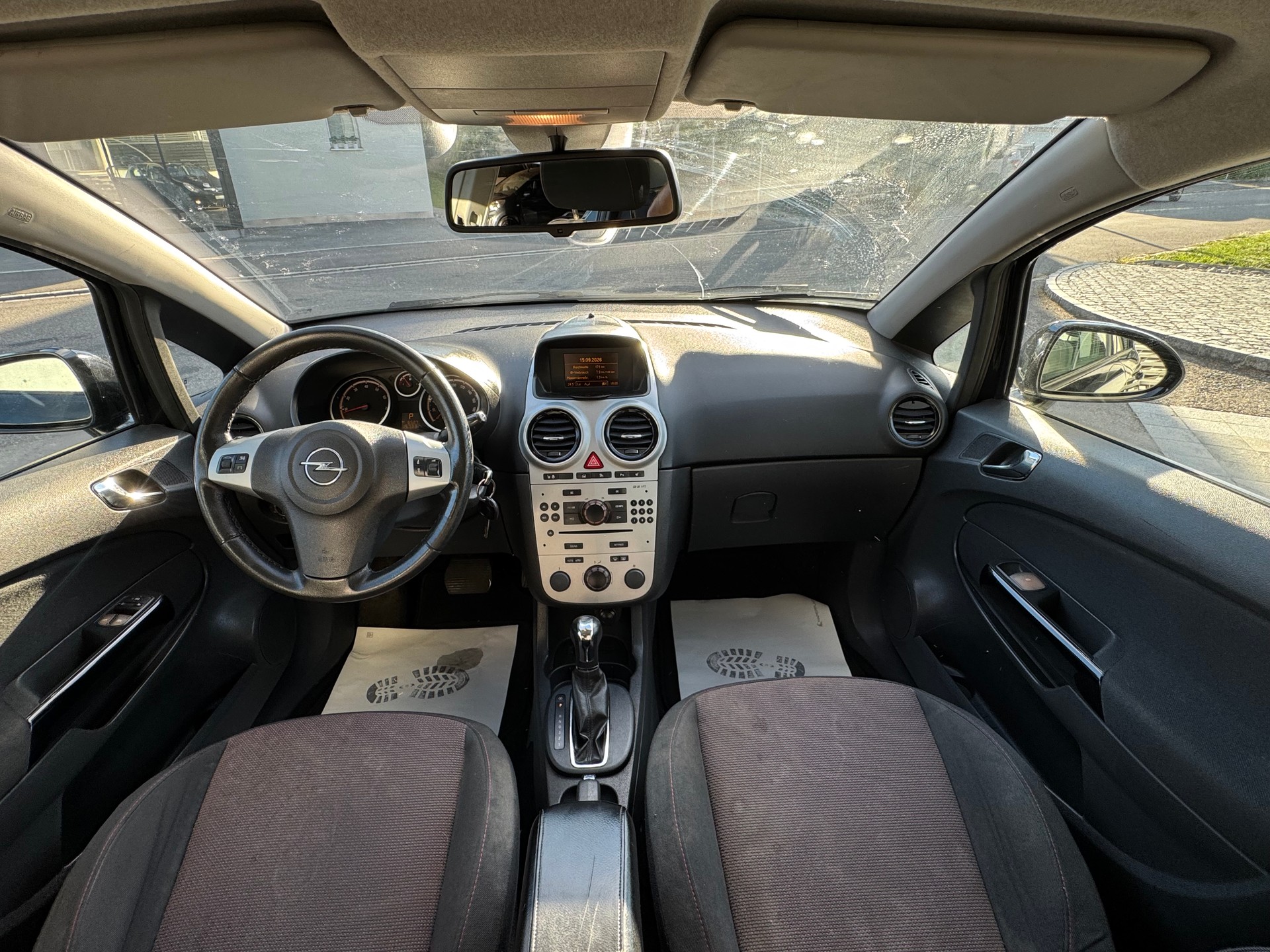 OPEL Corsa 1.4 TP Enjoy-image-4