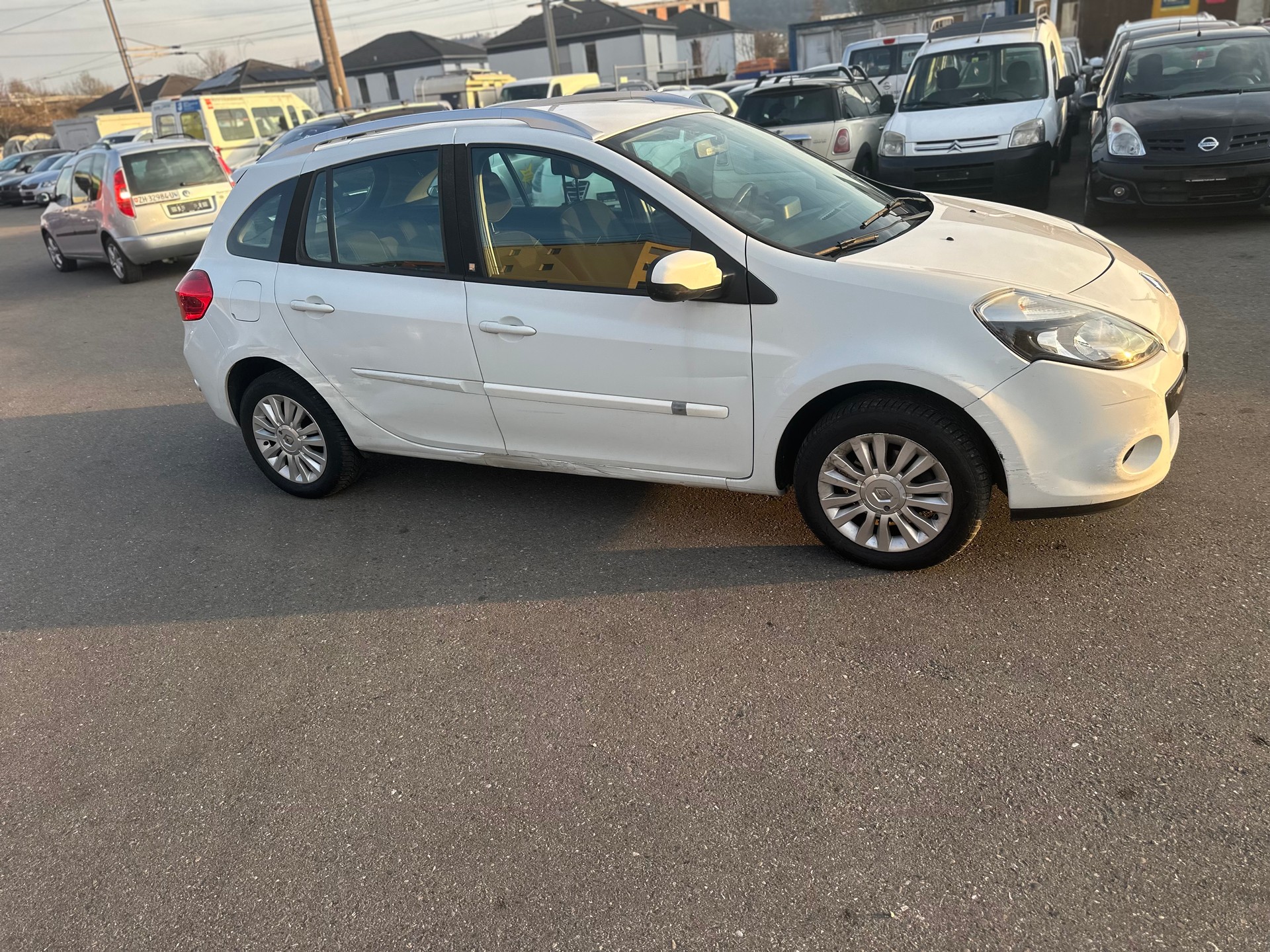 RENAULT Clio Grandtour 1.2 16V Turbo 20th Edition-image-5
